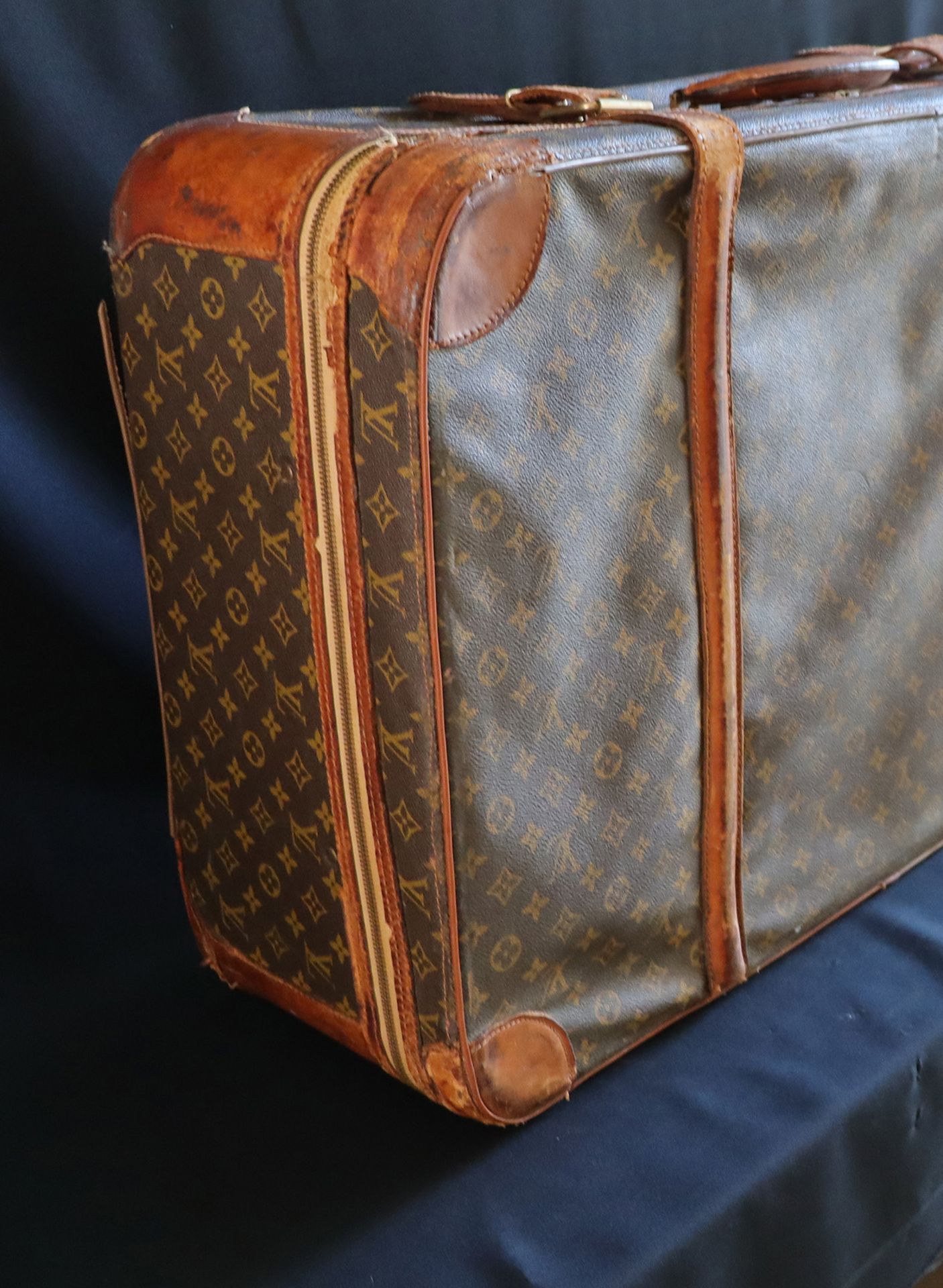 Louis VUITTON. Koffer, Valise, Vintage, LOUIS VUITTON TRAVELING CASE, 53 x 79 x 24 cm - Image 8 of 9