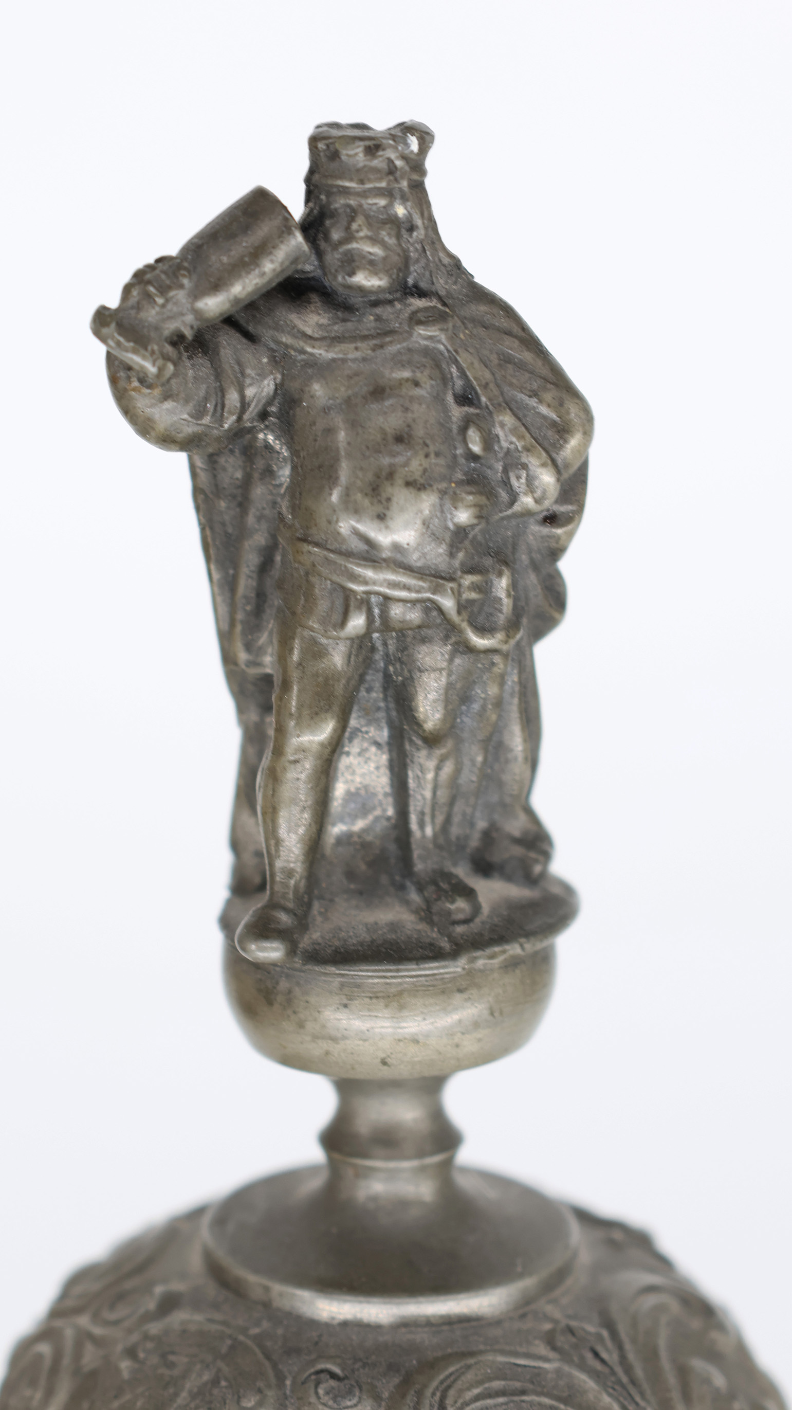 2 Objekte Zinn: Zinnpokal, Preisschießen 1904, H 30 cm, Zinnteller, Sachsen 1640, bez. SA.ROM.IMP. - Image 6 of 8