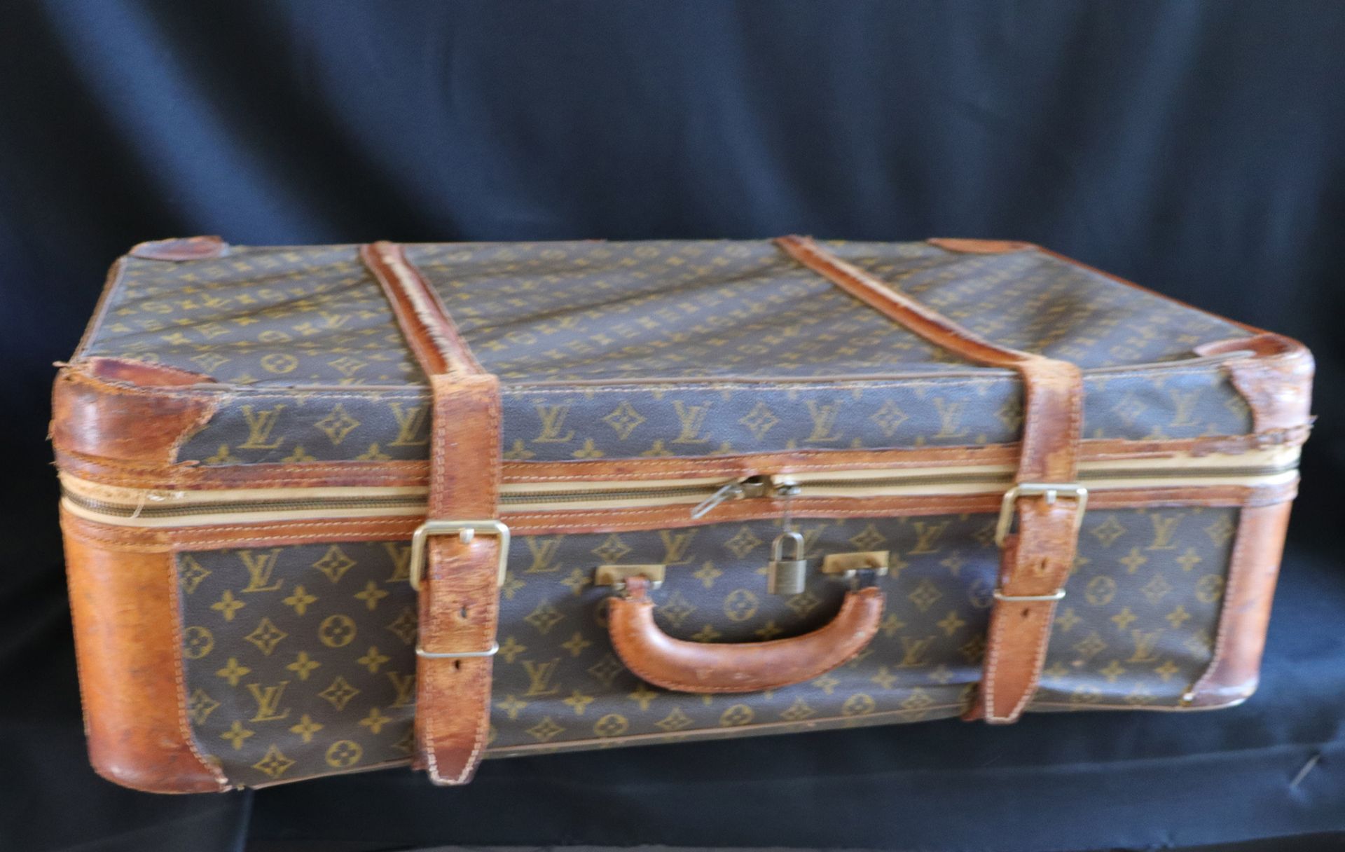 Louis VUITTON. Koffer, Valise, Vintage, LOUIS VUITTON TRAVELING CASE, 53 x 79 x 24 cm - Image 6 of 9