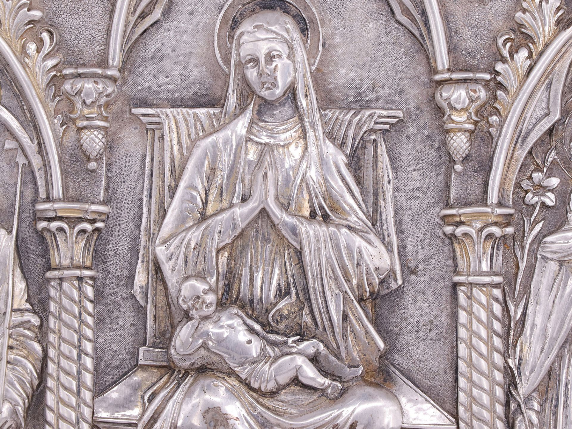 Silberrelief, 19. Jh., Maria mit Kind umgeben von Markus, Johannes, Antonius von Padua und Petrus. - Bild 2 aus 5