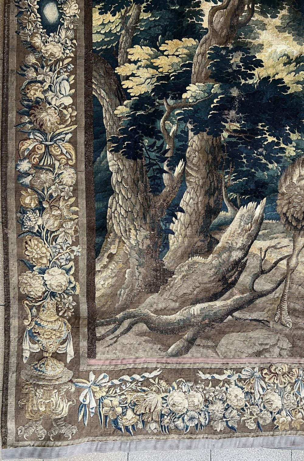 Große Tapisserie, 310 x 460 cm. Flandern, 18. Jahrhundert. Prächtiger, flämischer Wirkteppich in den - Image 6 of 18