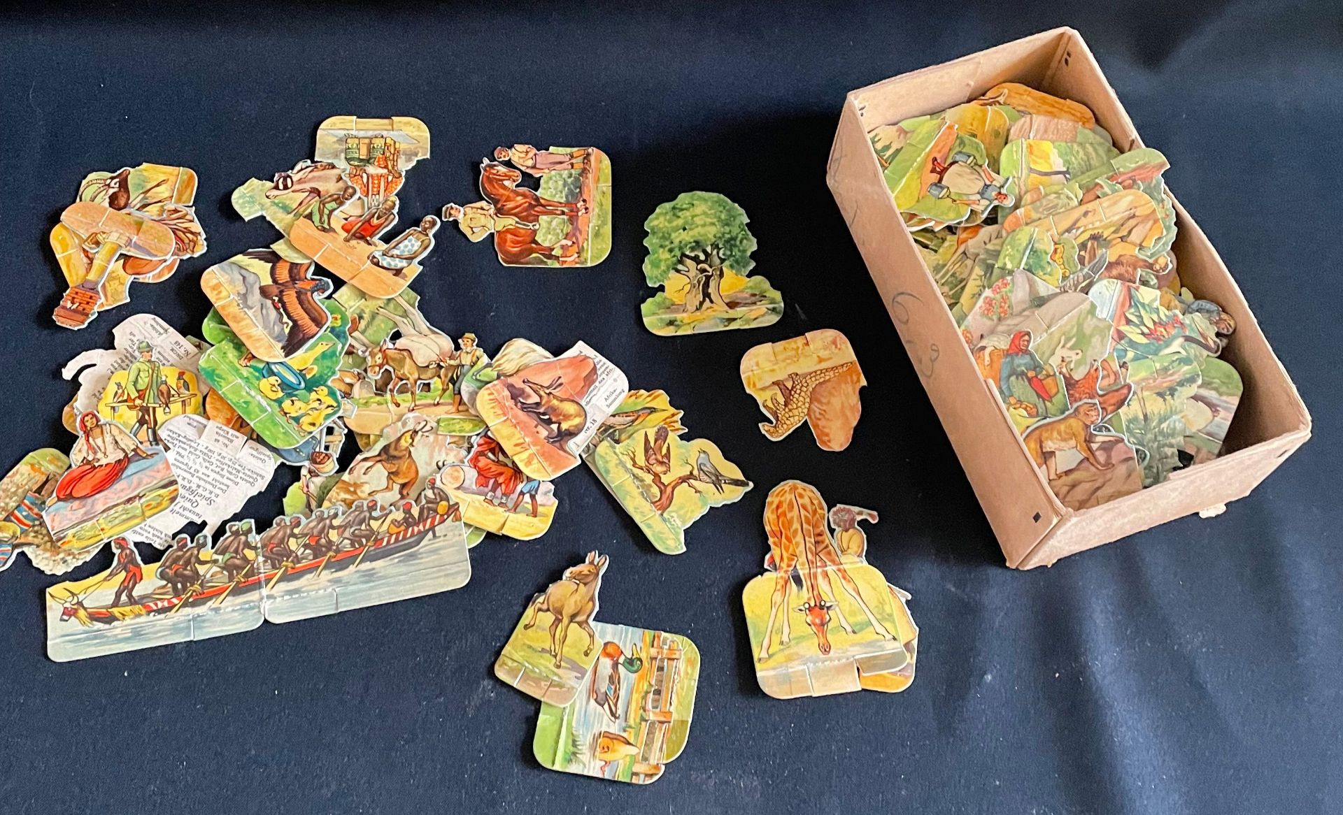 Konvolut, Spielzeug: 23 x Blechplatten (14,5 cm) für Polyphon, Symphonion; 1 x Ziehhund, beweglicher - Bild 7 aus 20