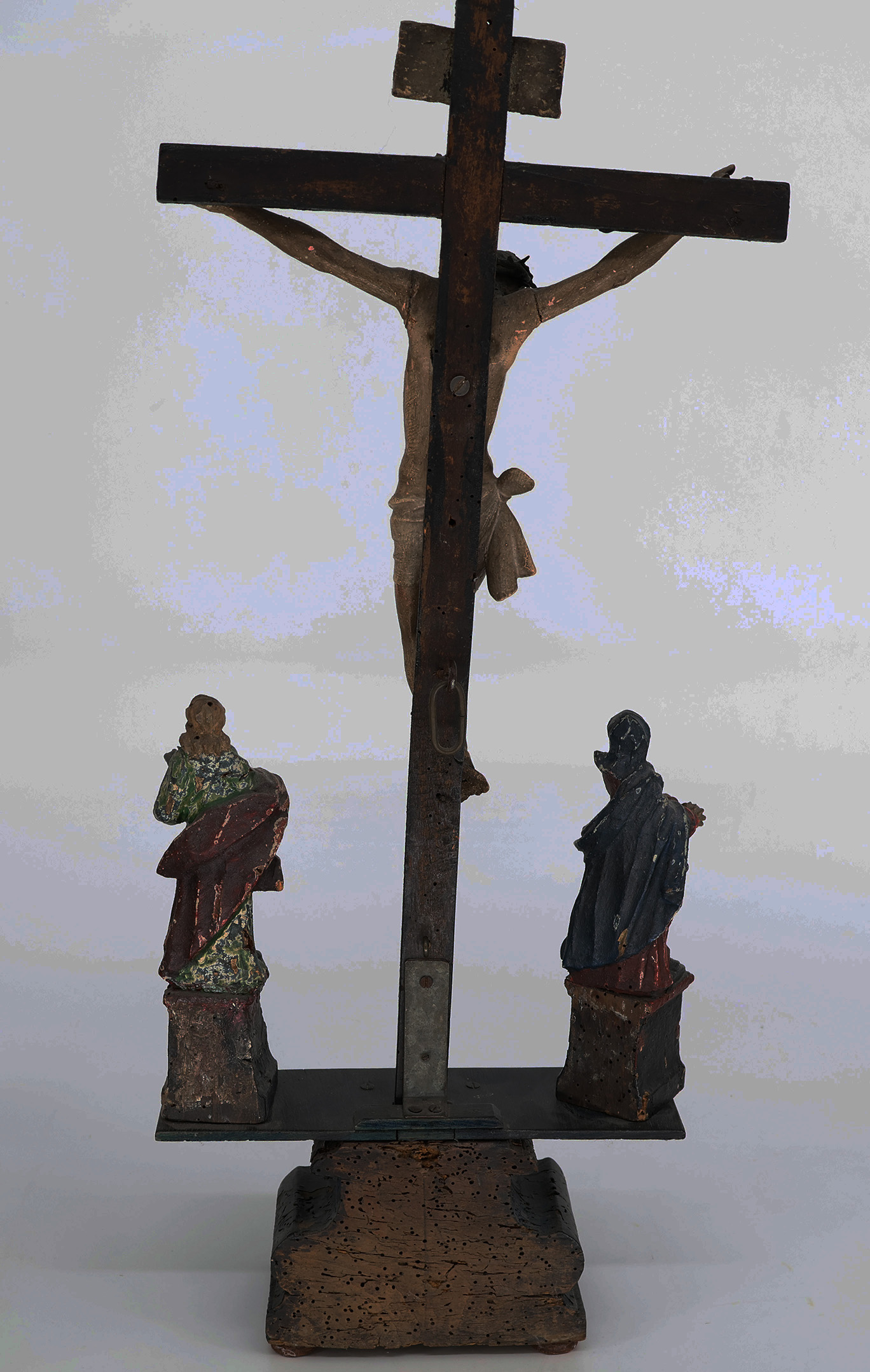 Kreuzigungsgruppe, 18./19. Jh., Maria mit Johannes dem Evangelisten unter dem Kreuz mit Jesus, Holz, - Image 5 of 11