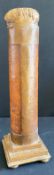 Perückenständer, engl. /frz., 18. Jhd., Holzkern mit Furnier, runder Schaft mit ornamental