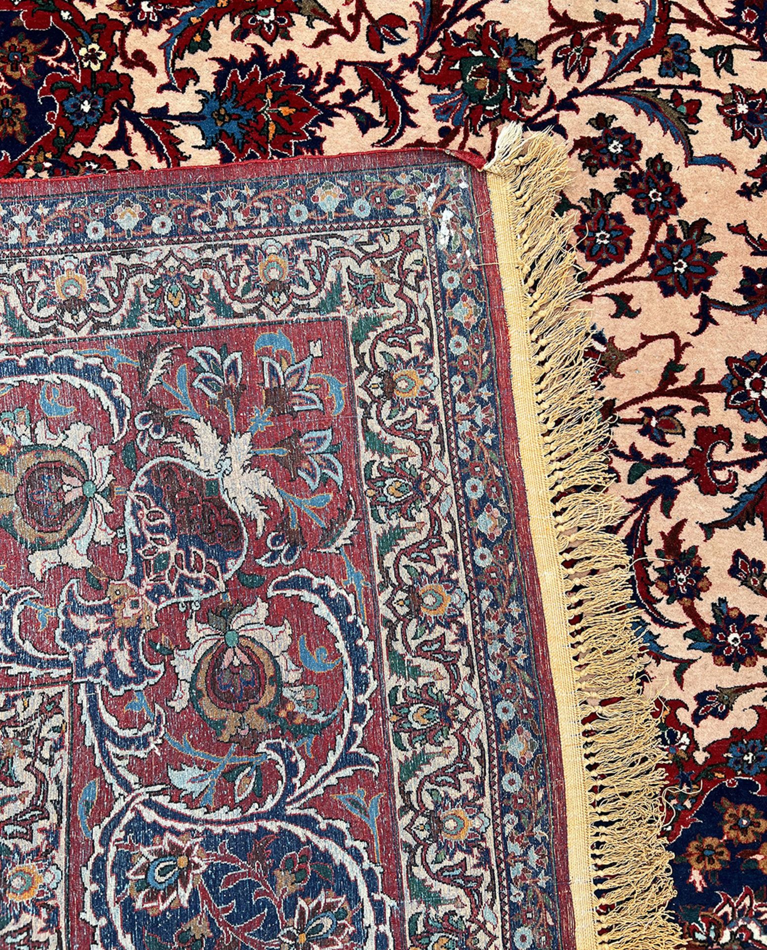 Orientteppich, Isfahan, Altersspuren, Fransen teils beschädigt, 308 x 422 cm - Image 5 of 19