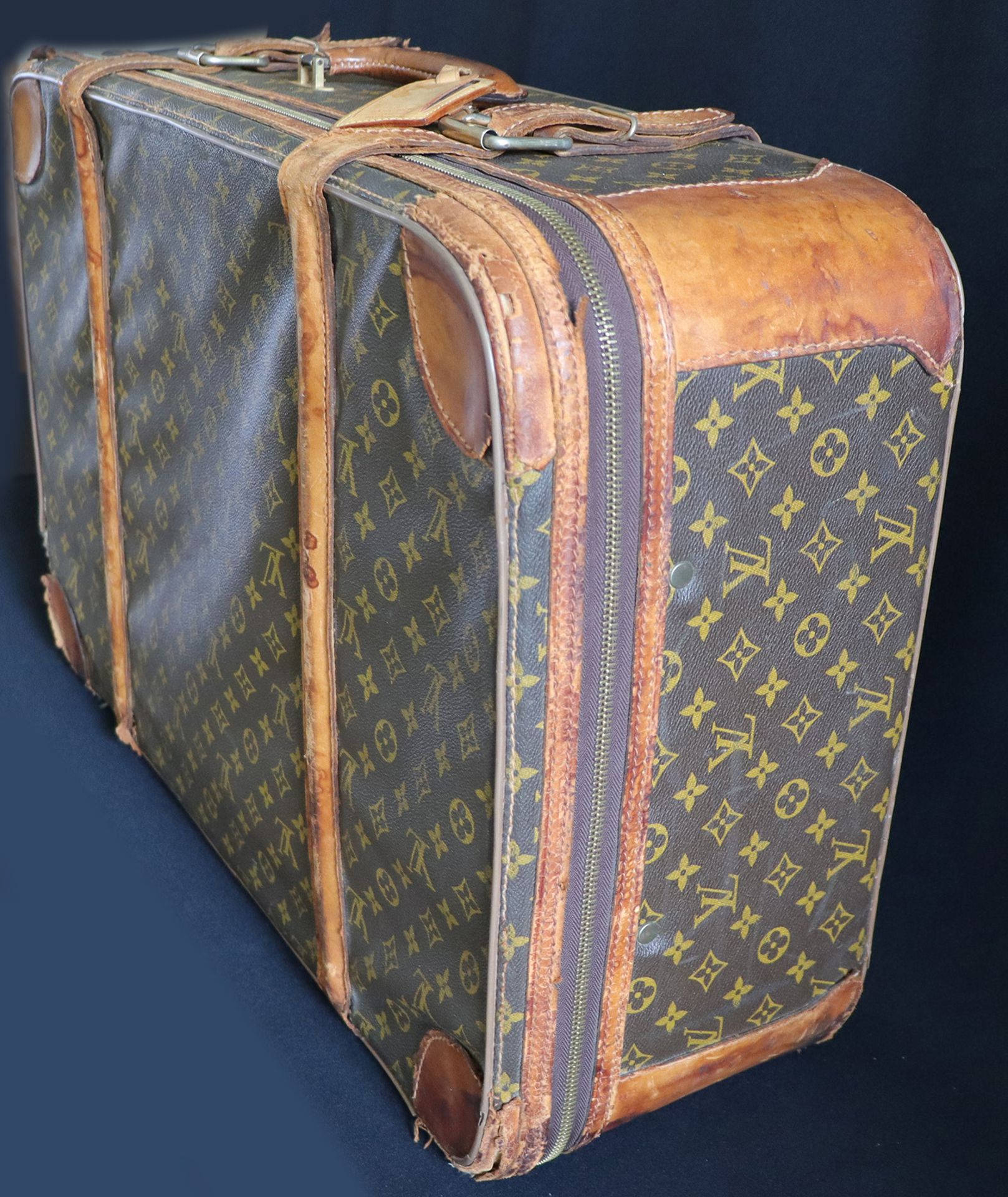 Louis VUITTON. Koffer, Valise, Vintage, LOUIS VUITTON TRAVELING CASE, 47 x 69 x 22 cm - Image 8 of 10