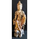 Chinesische Göttin, 18. Jh., Holz, geschnitzt, farbig gefasst, Altersspuren, H. 68 cm