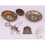 Konvolut Silber / Versilbertes: 3 Schälchen, 800er, Silber, 15,5 bis 10 cm, 207 gr.; 1 x Rosenkranz,