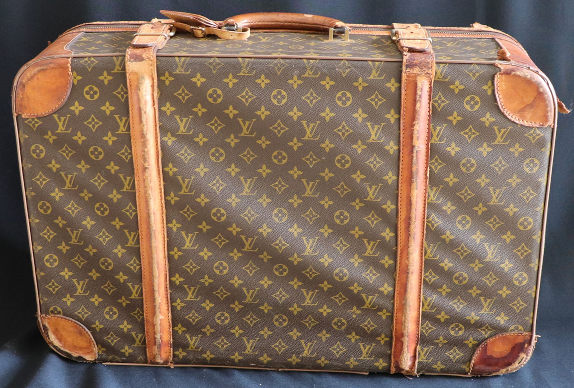 Louis VUITTON. Koffer, Valise, Vintage, LOUIS VUITTON TRAVELING CASE, 47 x 69 x 22 cm - Image 3 of 10