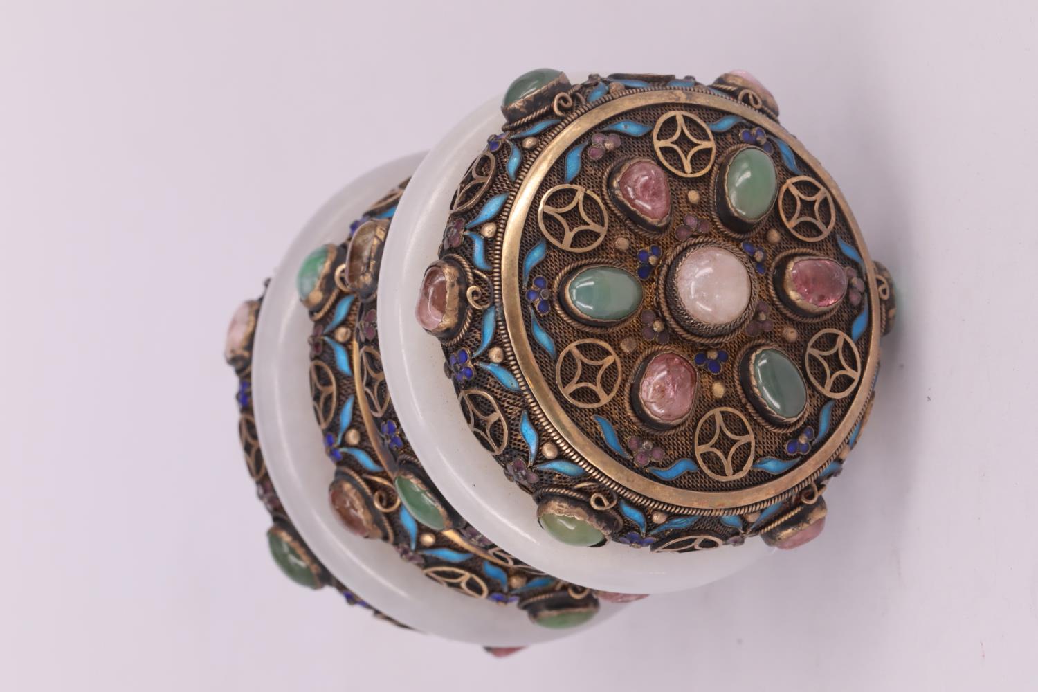 Zierdose bzw. kleines asiatisches Gefäß mit Deckel, mind. 800er Silber mit feinen floralen - Image 6 of 16