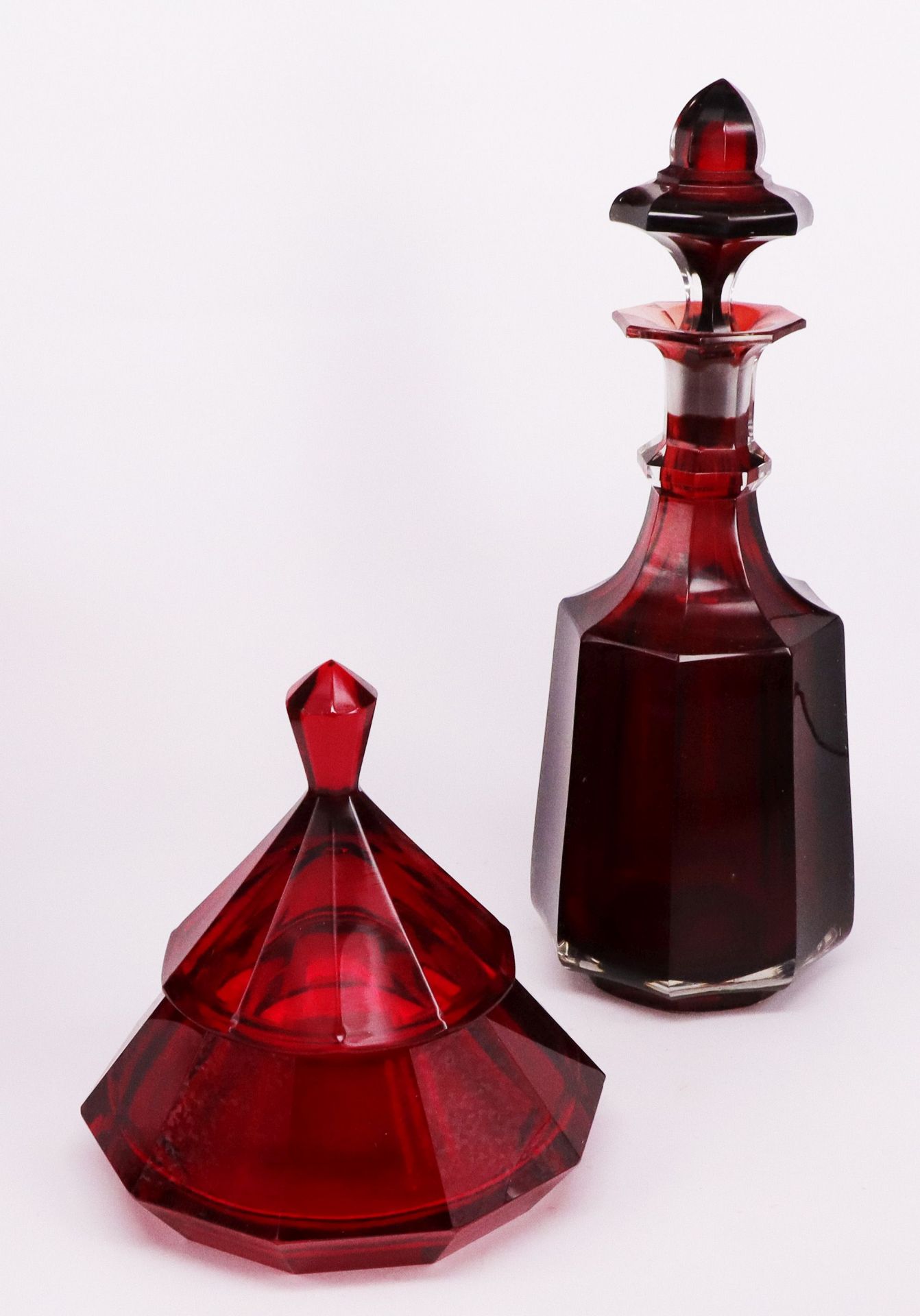 Konvolut aus rotem Glas, Rubinglas, überw. 19. Jh., bömisch, Sammlungsauflösung: Vase auf vier - Image 5 of 9