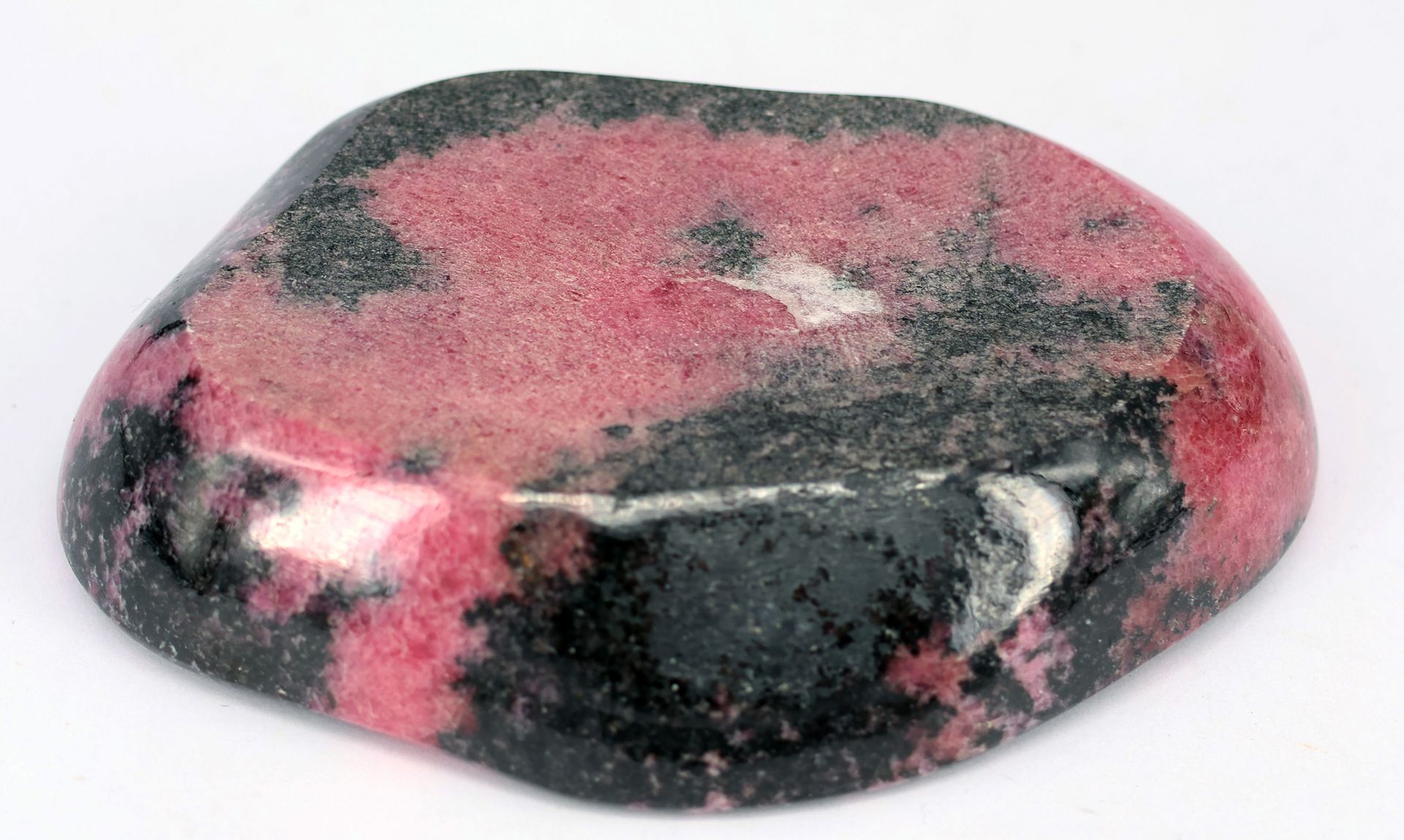 3 Steinschalen: Rhodonit in Schwarz und Pink, 11,5 x 8 cm (mit Kaufbeleg von Helmut Wolf, - Bild 3 aus 5