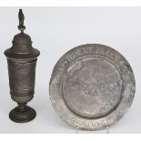 2 Objekte Zinn: Zinnpokal, Preisschießen 1904, H 30 cm, Zinnteller, Sachsen 1640, bez. SA.ROM.IMP.