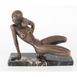 Erotik / Erotica, Akt, Bronze auf Marmorplinte, 31,5 x 34 x 11 cm. Erotik / Erotica, Nude, bronze on