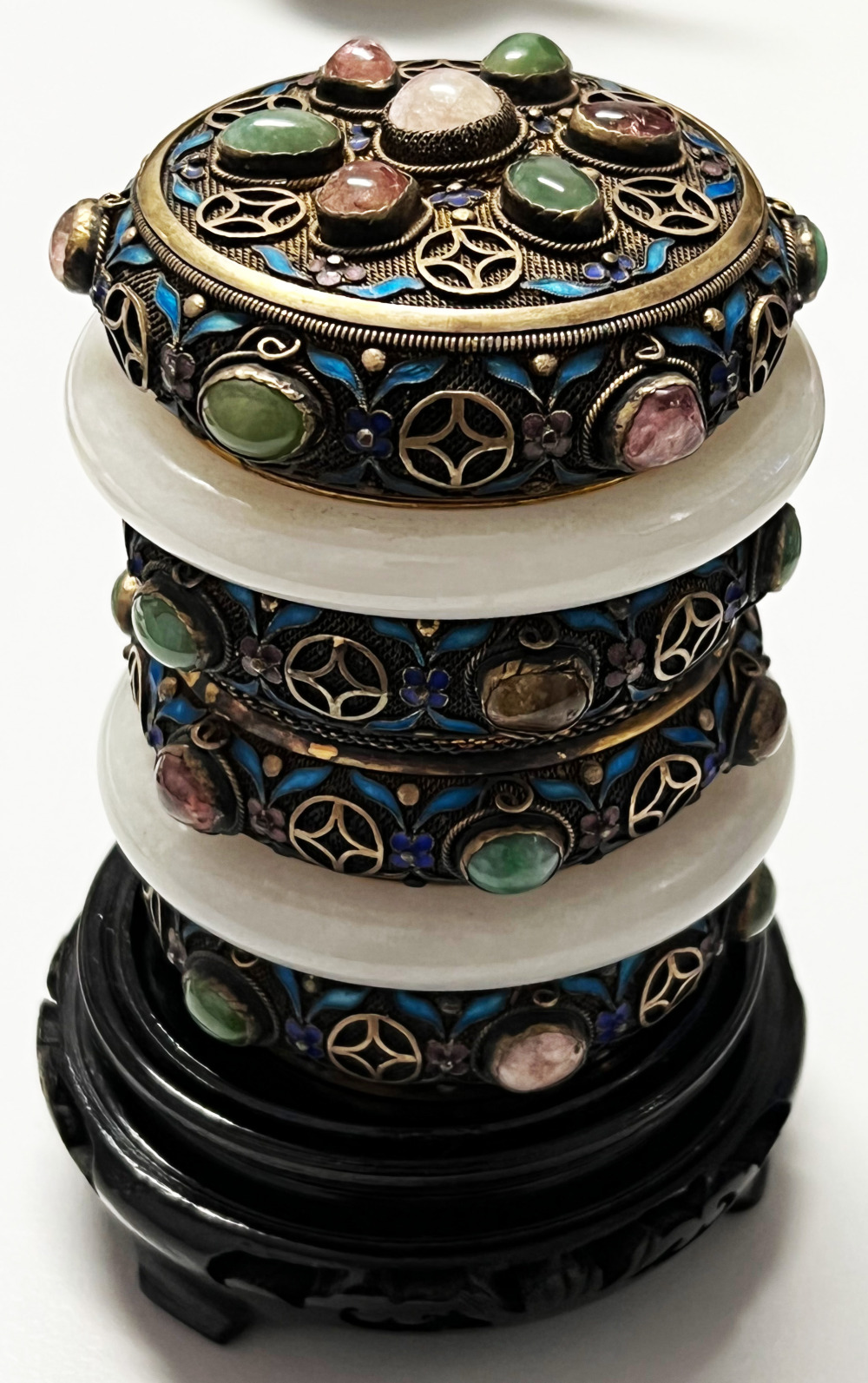 Zierdose bzw. kleines asiatisches Gefäß mit Deckel, mind. 800er Silber mit feinen floralen - Image 4 of 16