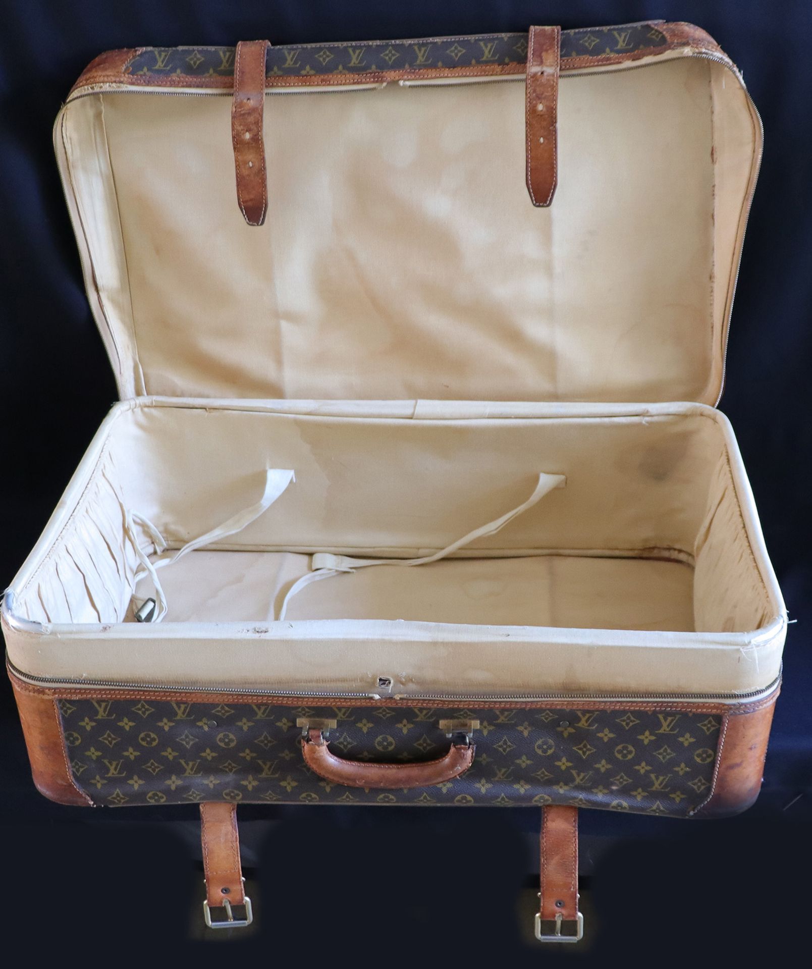 Louis VUITTON. Koffer, Valise, Vintage, LOUIS VUITTON TRAVELING CASE, 53 x 79 x 24 cm - Image 3 of 9