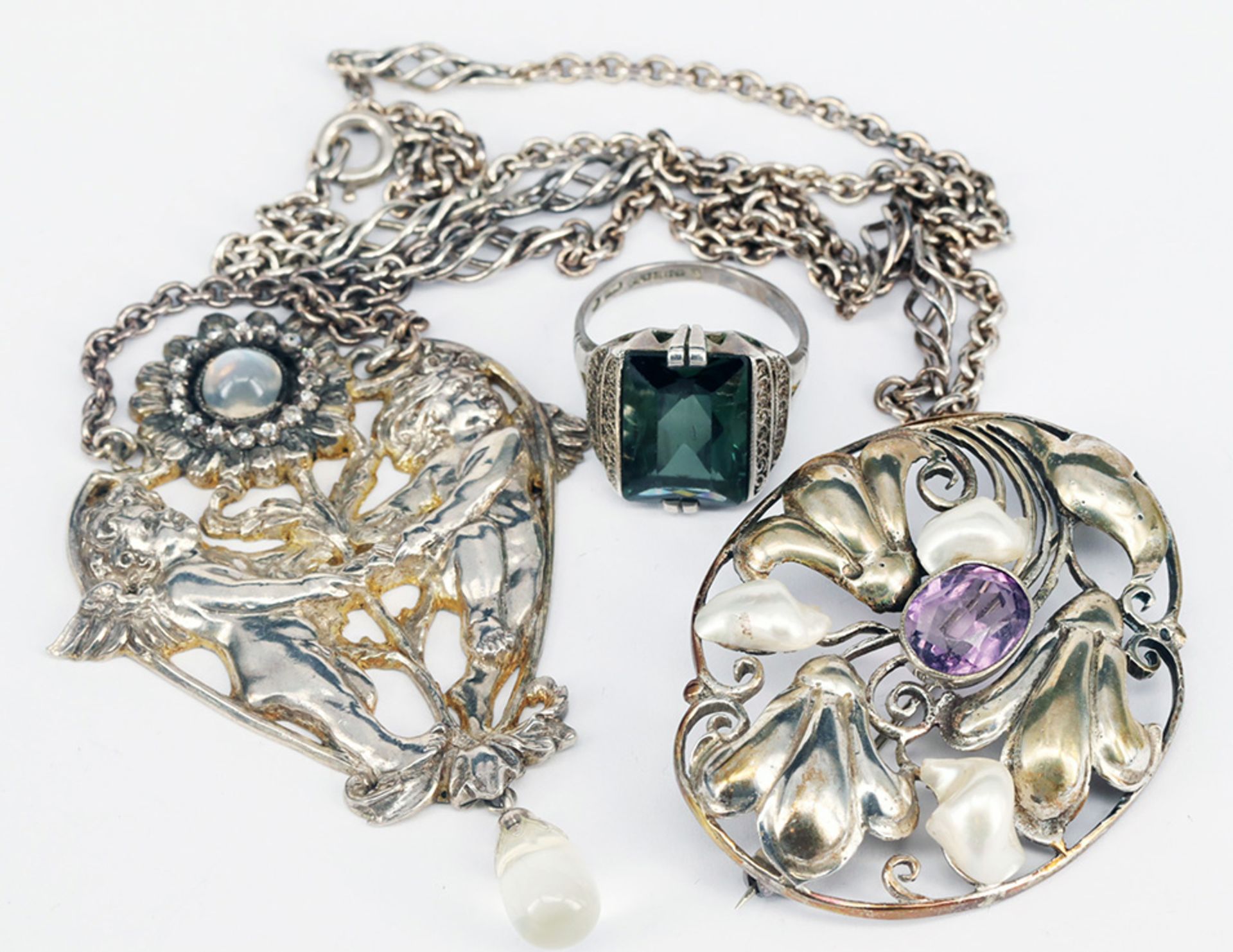 Konvolut 3 Schmuckstücke, u.a. Theodor Fahrner: Collier mit Anhänger, Jugendstil, um 1900, 800er