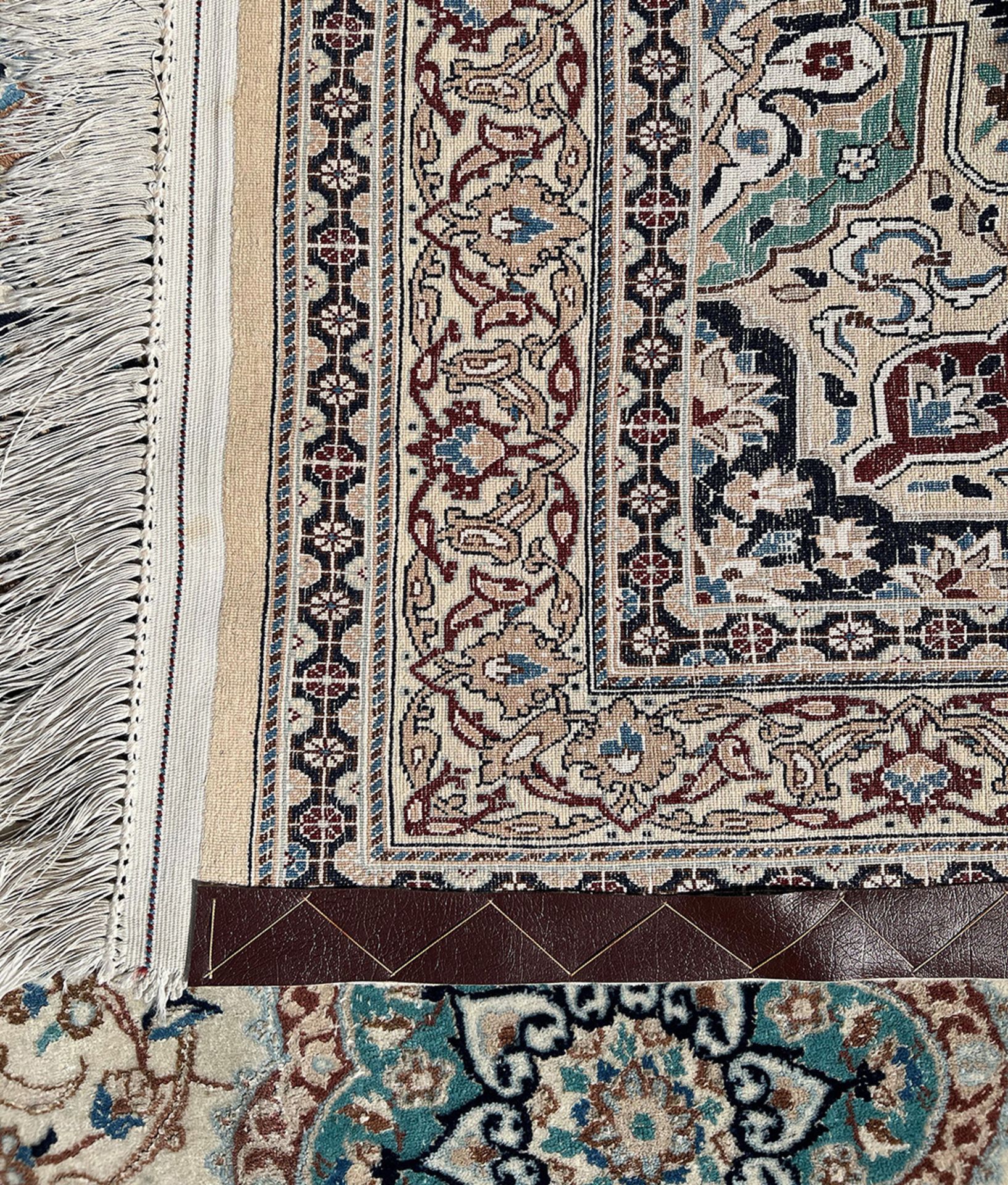 Orientteppich, Nain Perser, ca. 40 Jahre alt, einseitig verkürzte Fransen, 6la, Alters- und - Bild 2 aus 9
