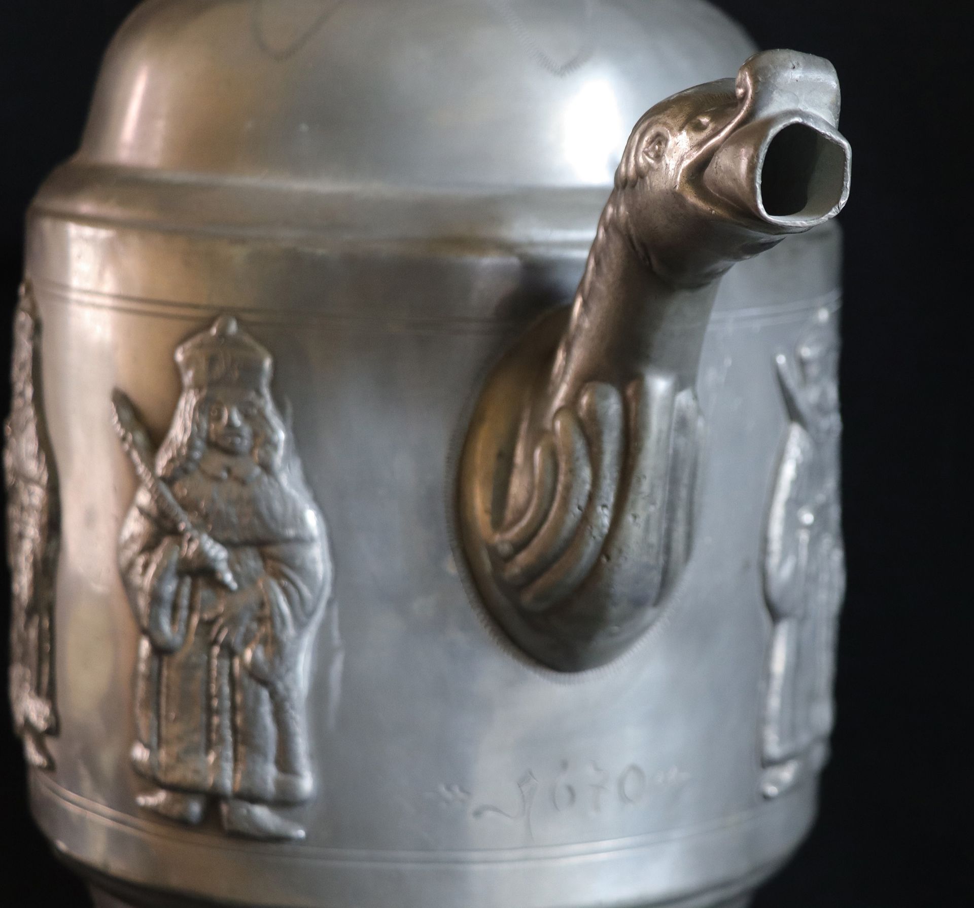 Große schwere Schraubkanne Zinn, Marken, 5,2 kg, H 50 cm / Large heavy screw jug pewter, marks, 5. - Image 5 of 10