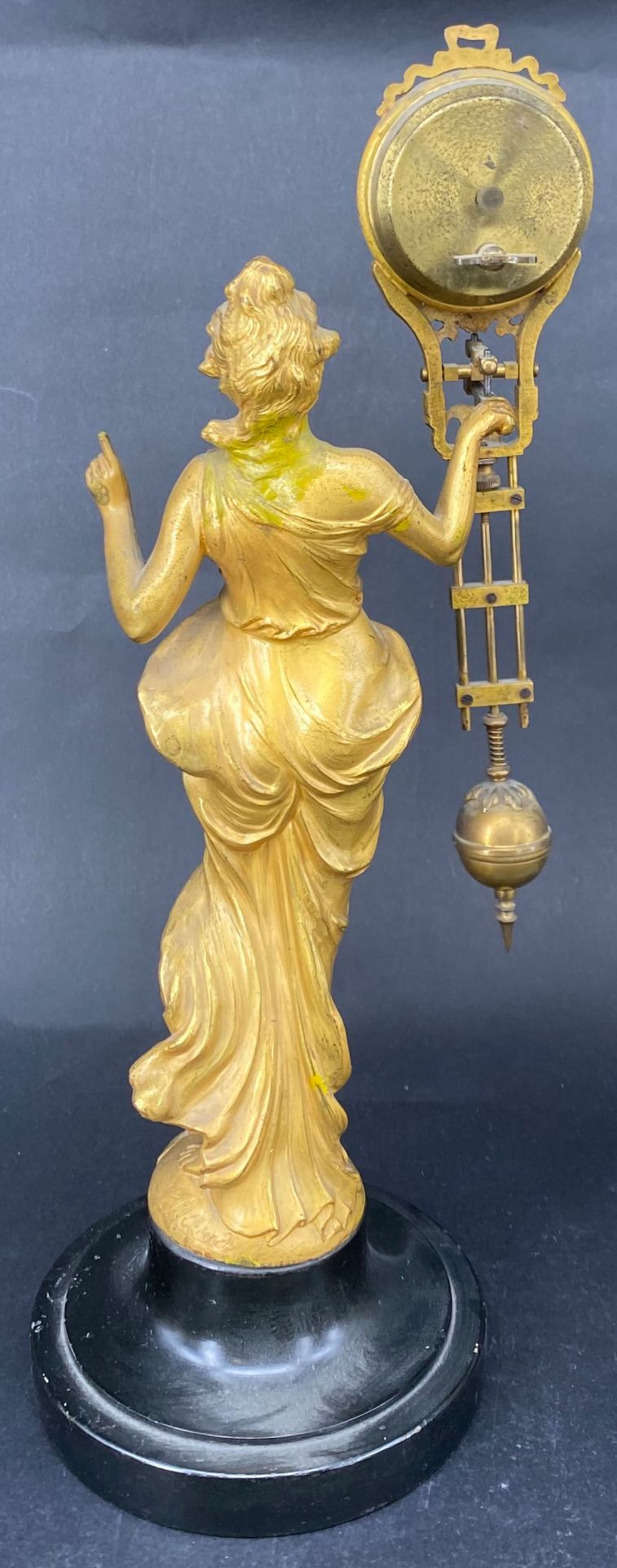 Figurenpendule, Freischwinger, Jugendstil, Uhr mit figürlicher Uhrenhalterung in Form einer - Bild 3 aus 5