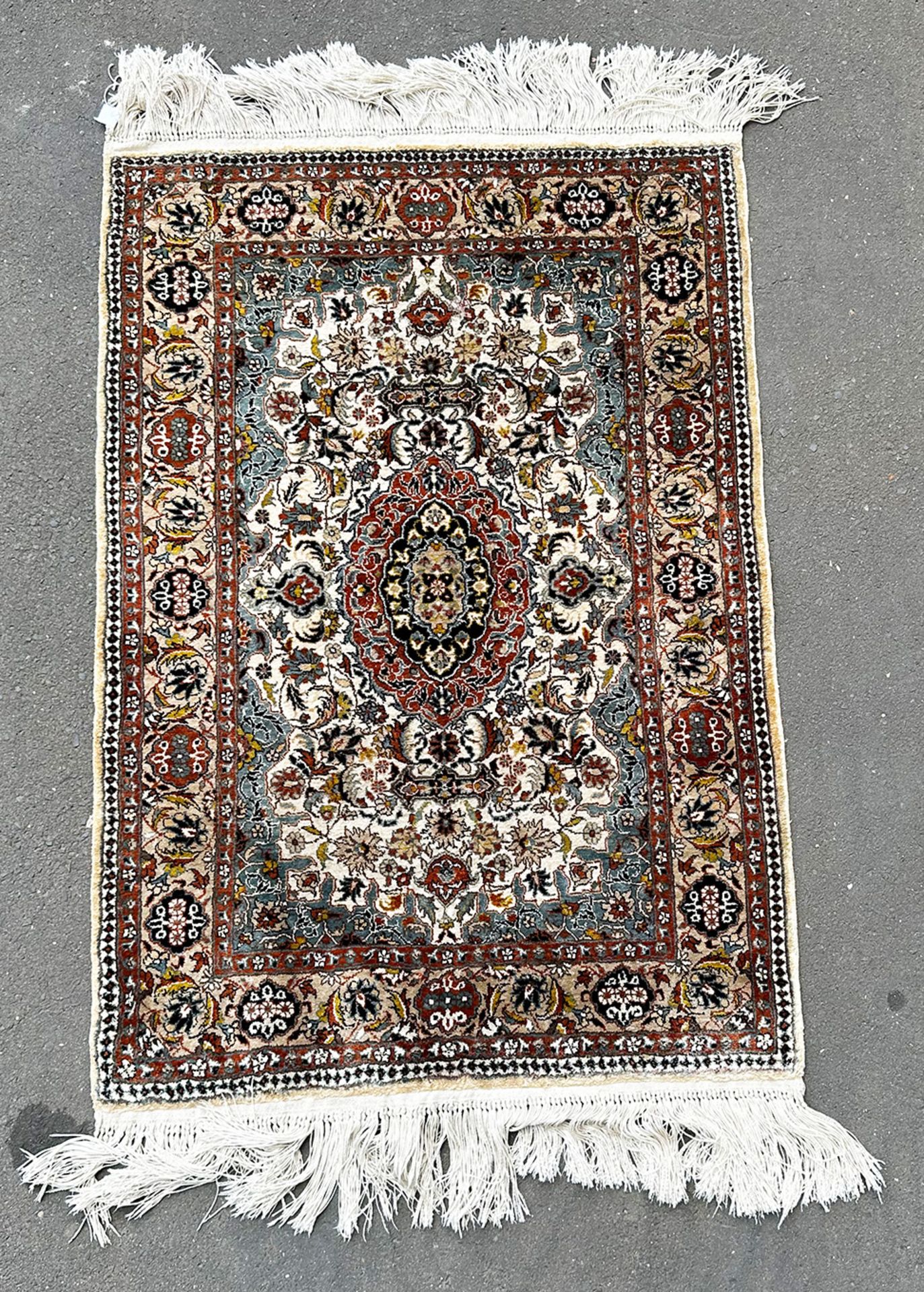 Seidenteppich 92 x 65 cm. Silk carpet 92 x 65 cm