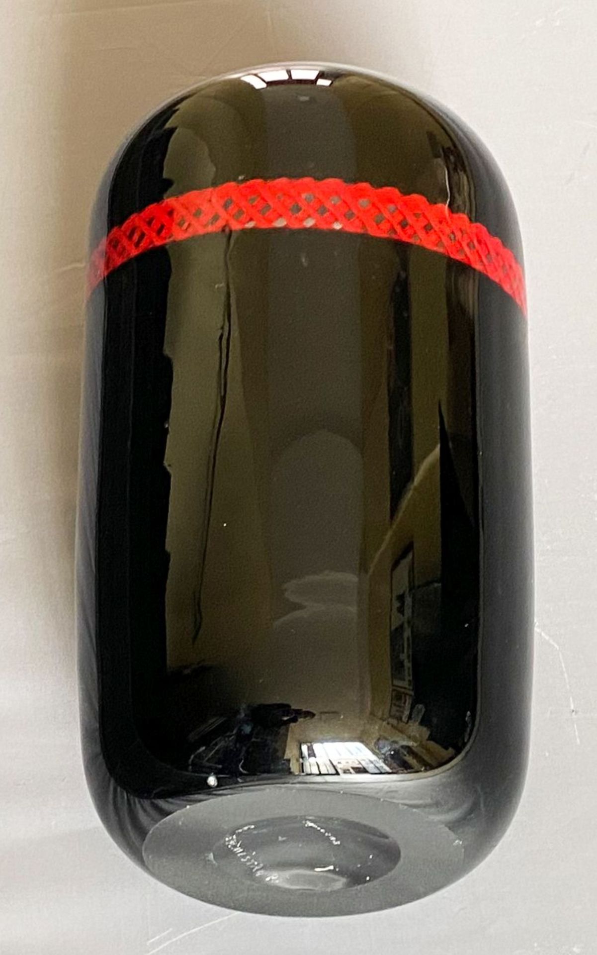 Vase Seguso Vetri d'Arte, Murano, Entwurf Gino Salmistrari, schwarzviolettes Glas mit rotem Band - Image 3 of 3