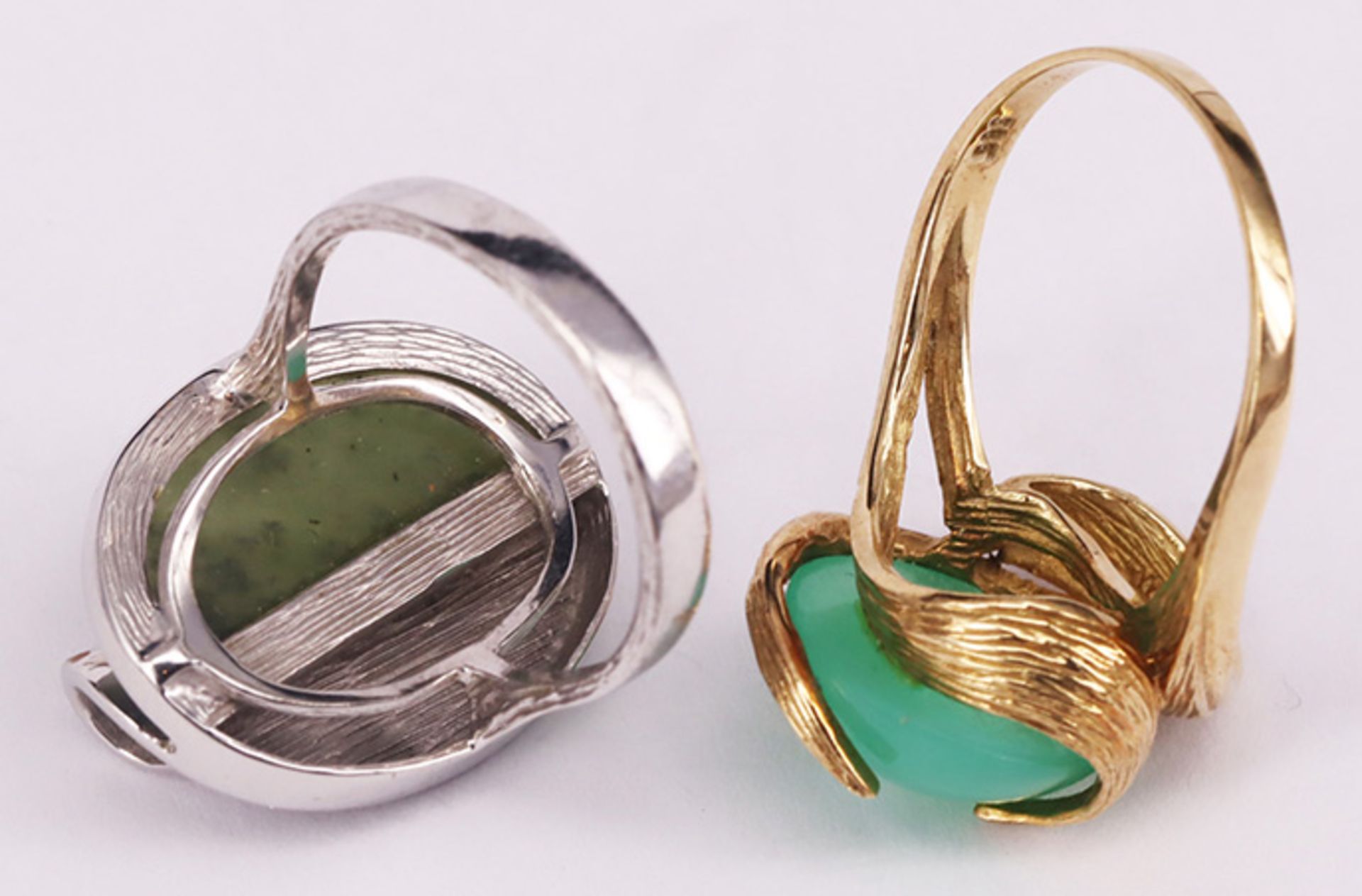 2 aparte Ringe (Angaben s. Gutachten Stefan Netzer, München): Ring, 585er GG, 7,03 g, mit Chrysopras - Image 2 of 3