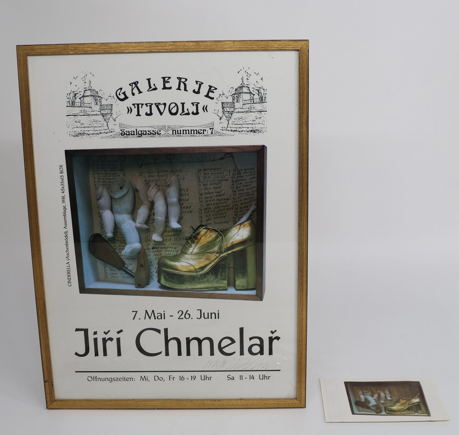 Jirí Chmelar, Objektkünstler. Cinderella (Aschenbrödel), Assemblage, 1981, Box 45 x 45 x 13 cm. Text - Image 4 of 4