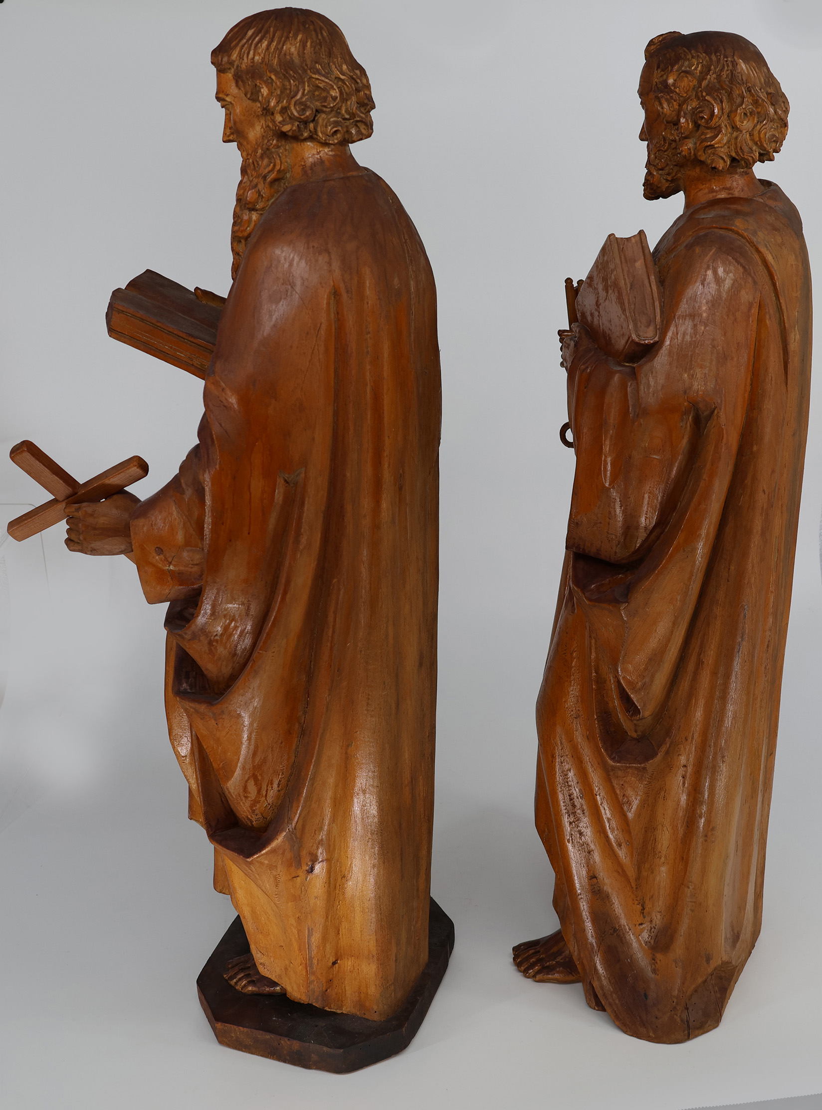 Apostel Petrus und Paulus, Holz, 18./19. Jh., Tirol, H 90 und 94 cm. Apostles Peter and Paul, - Image 3 of 3