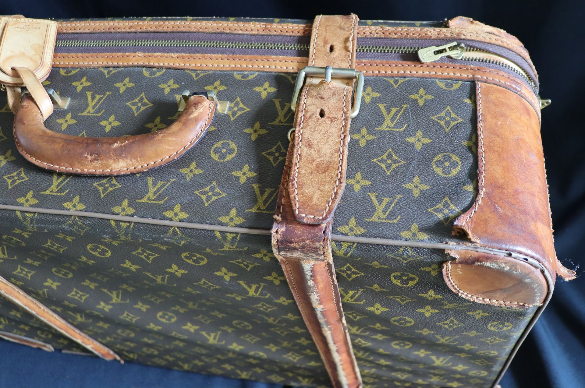 Louis VUITTON. Koffer, Valise, Vintage, LOUIS VUITTON TRAVELING CASE, 47 x 69 x 22 cm - Image 6 of 10