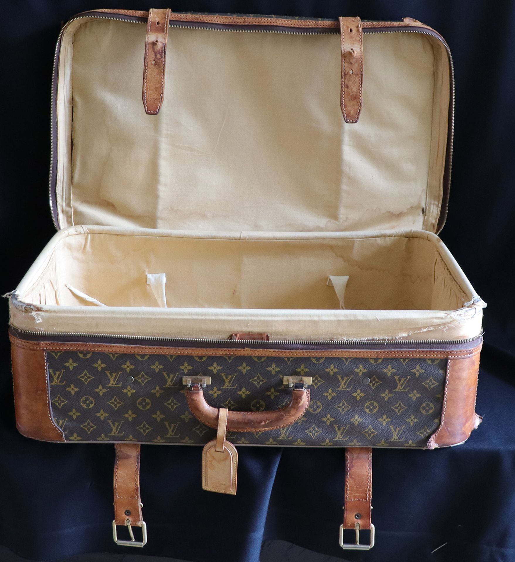 Louis VUITTON. Koffer, Valise, Vintage, LOUIS VUITTON TRAVELING CASE, 47 x 69 x 22 cm - Image 4 of 10