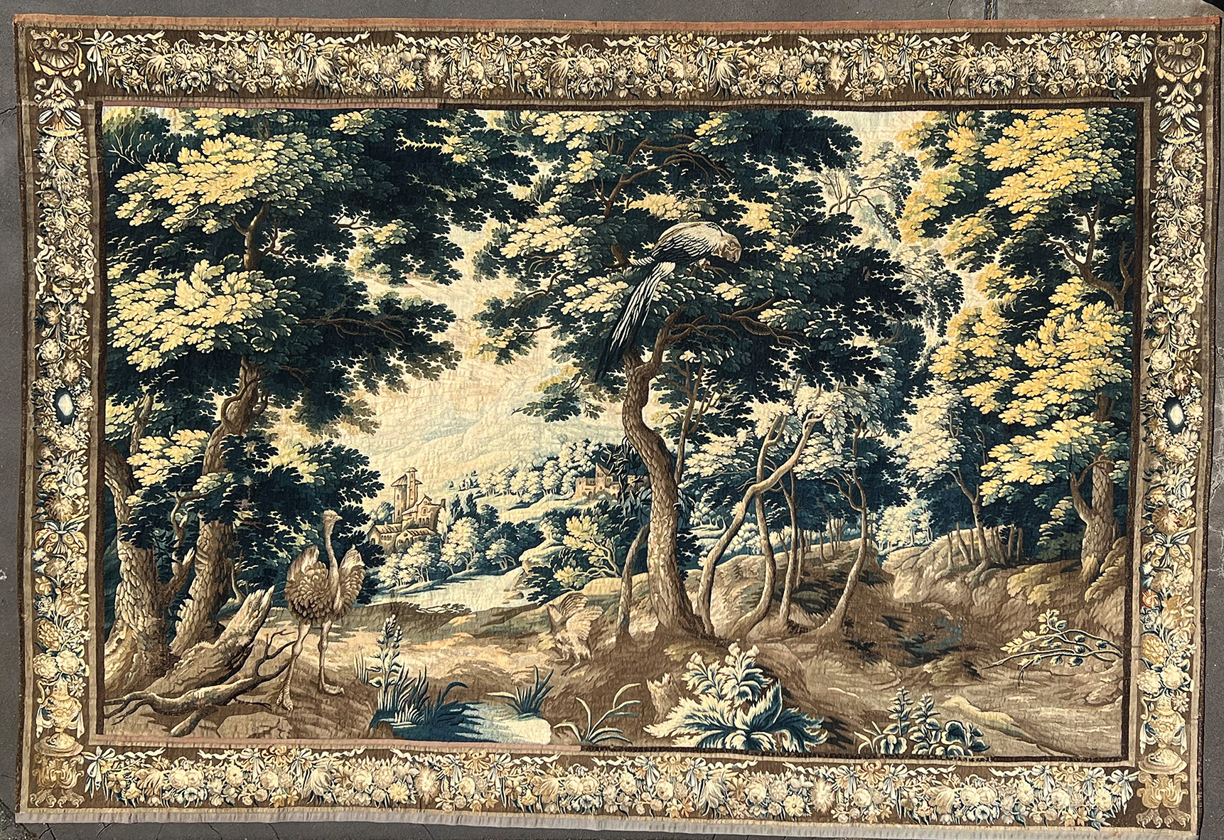Große Tapisserie, 310 x 460 cm. Flandern, 18. Jahrhundert. Prächtiger, flämischer Wirkteppich in den