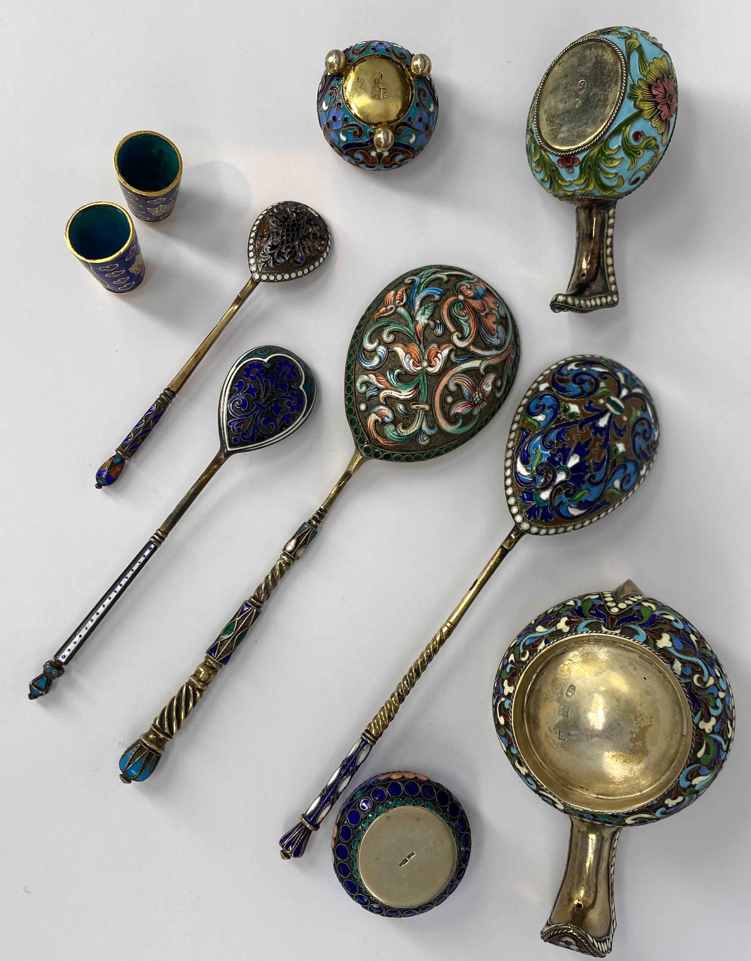 Konvolut russisches Emaille, Silber und Cloisonné: vier Löffel, gepunzt, 84 Zolotnik, Rückseite - Image 3 of 6