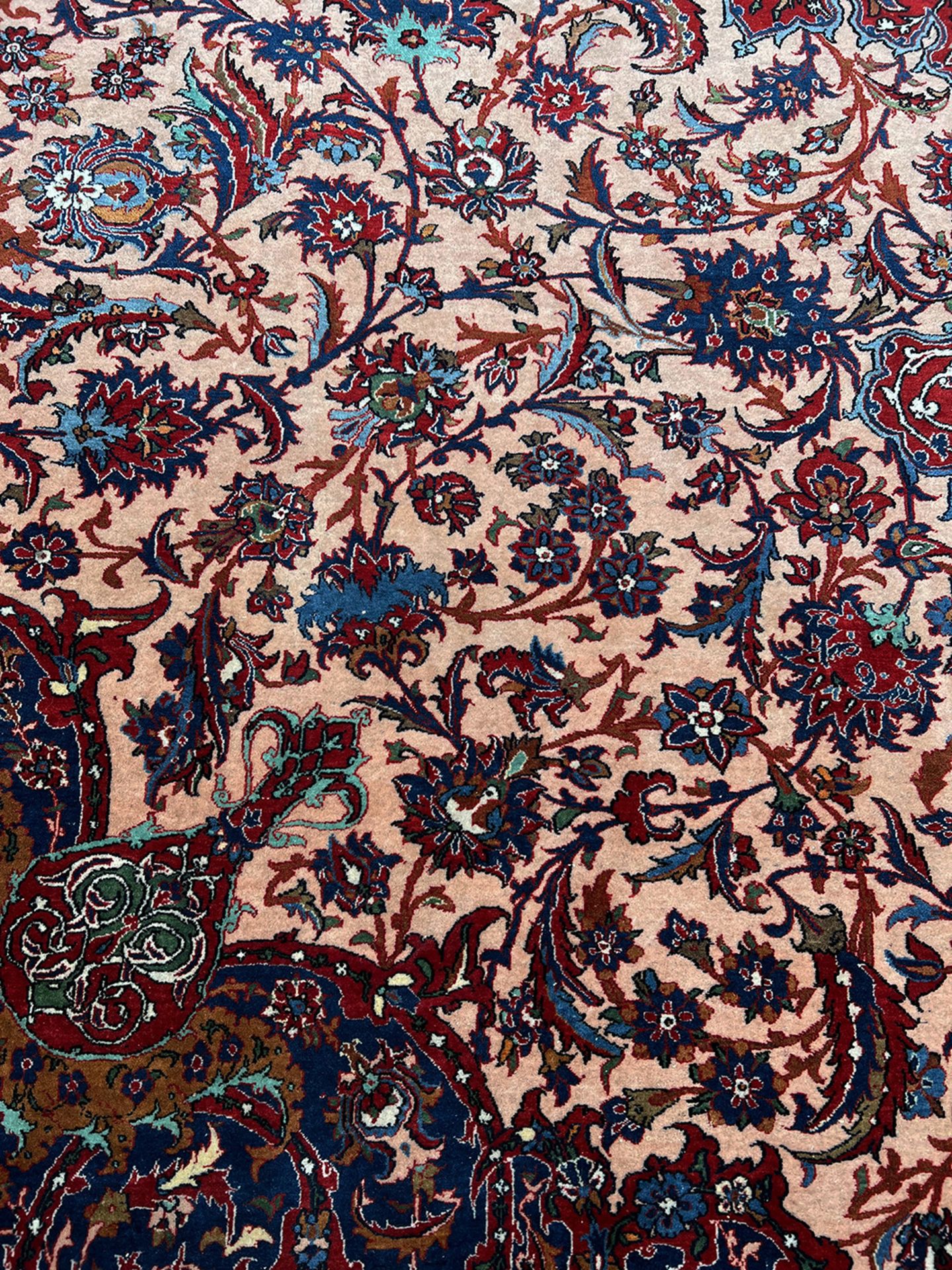 Orientteppich, Isfahan, Altersspuren, Fransen teils beschädigt, 308 x 422 cm - Image 6 of 19