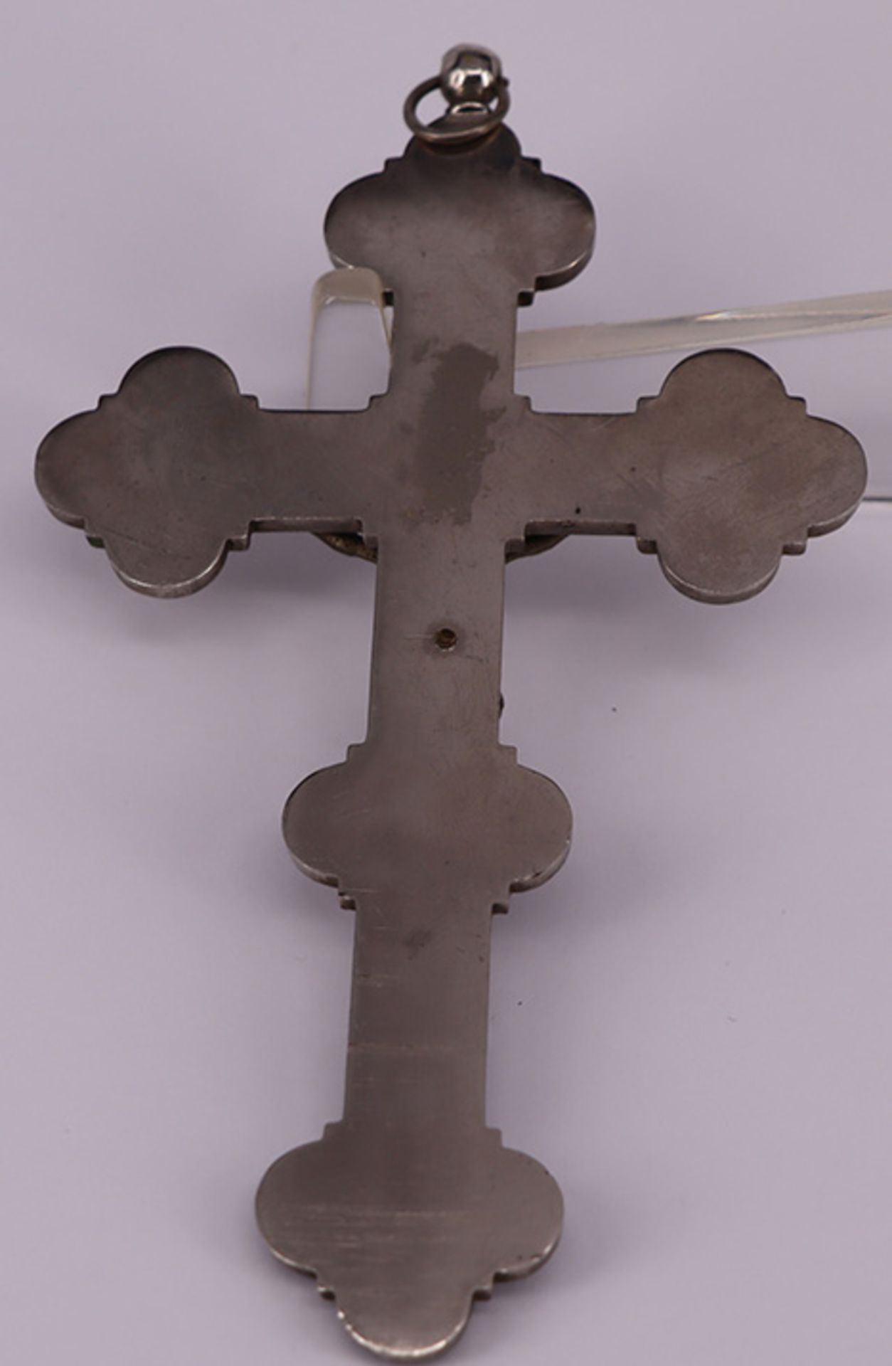 2 Kreuze als Anhänger, beide Altersspuren: Kreuz mit Malachit, figurale Appliken sowie Corpus - Image 5 of 7