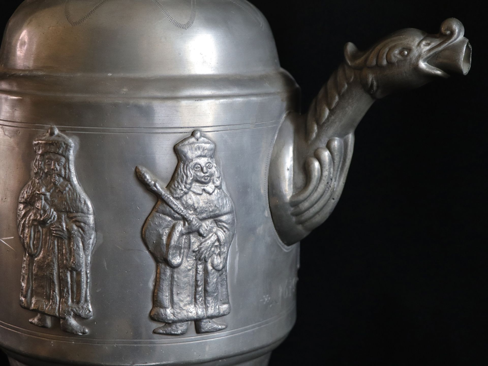 Große schwere Schraubkanne Zinn, Marken, 5,2 kg, H 50 cm / Large heavy screw jug pewter, marks, 5. - Bild 3 aus 10