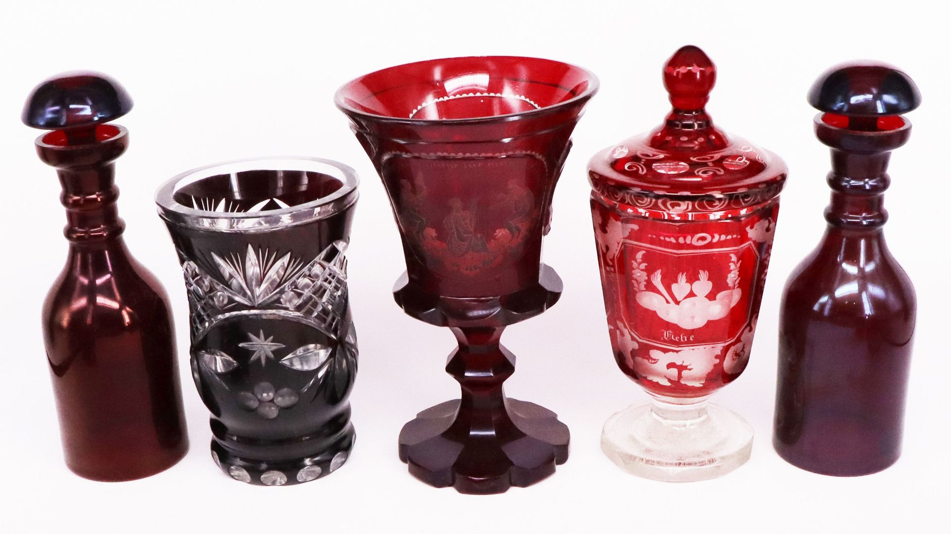 Konvolut aus rotem Glas, Rubinglas, überw. 19. Jh., bömisch, Sammlungsauflösung: Vase auf vier - Image 3 of 9