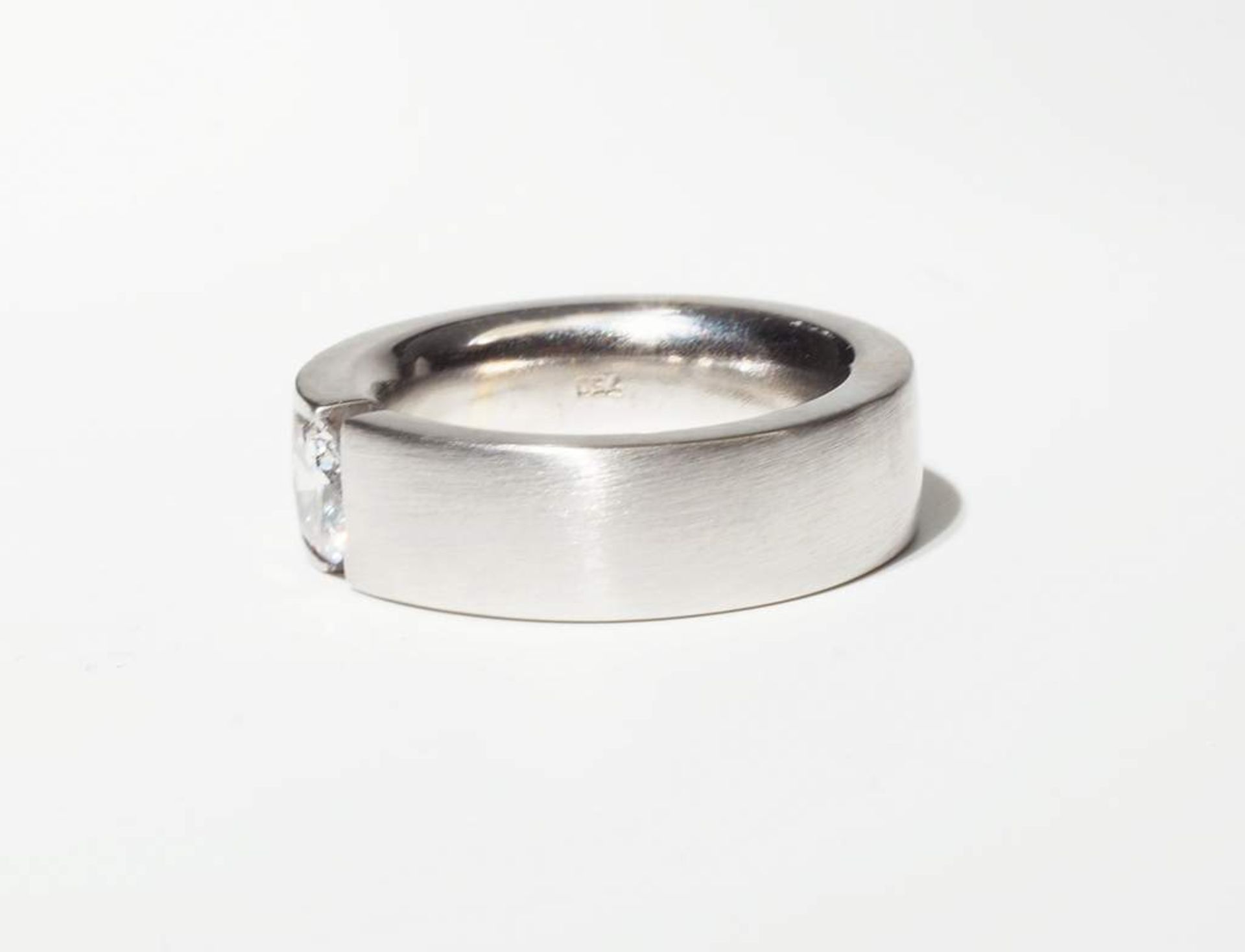 Ring, 750er Weißgold mit Brillant von 0,57 ct. - Bild 4 aus 7