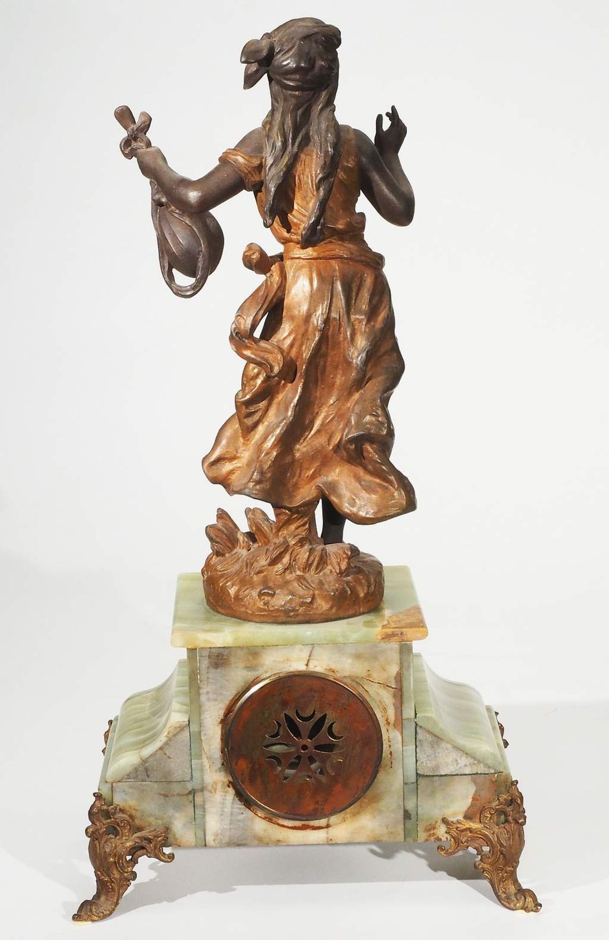 Kaminuhr mit Figur aus Bronze oder Régule (Zinkguss), um 1920 - Image 7 of 8