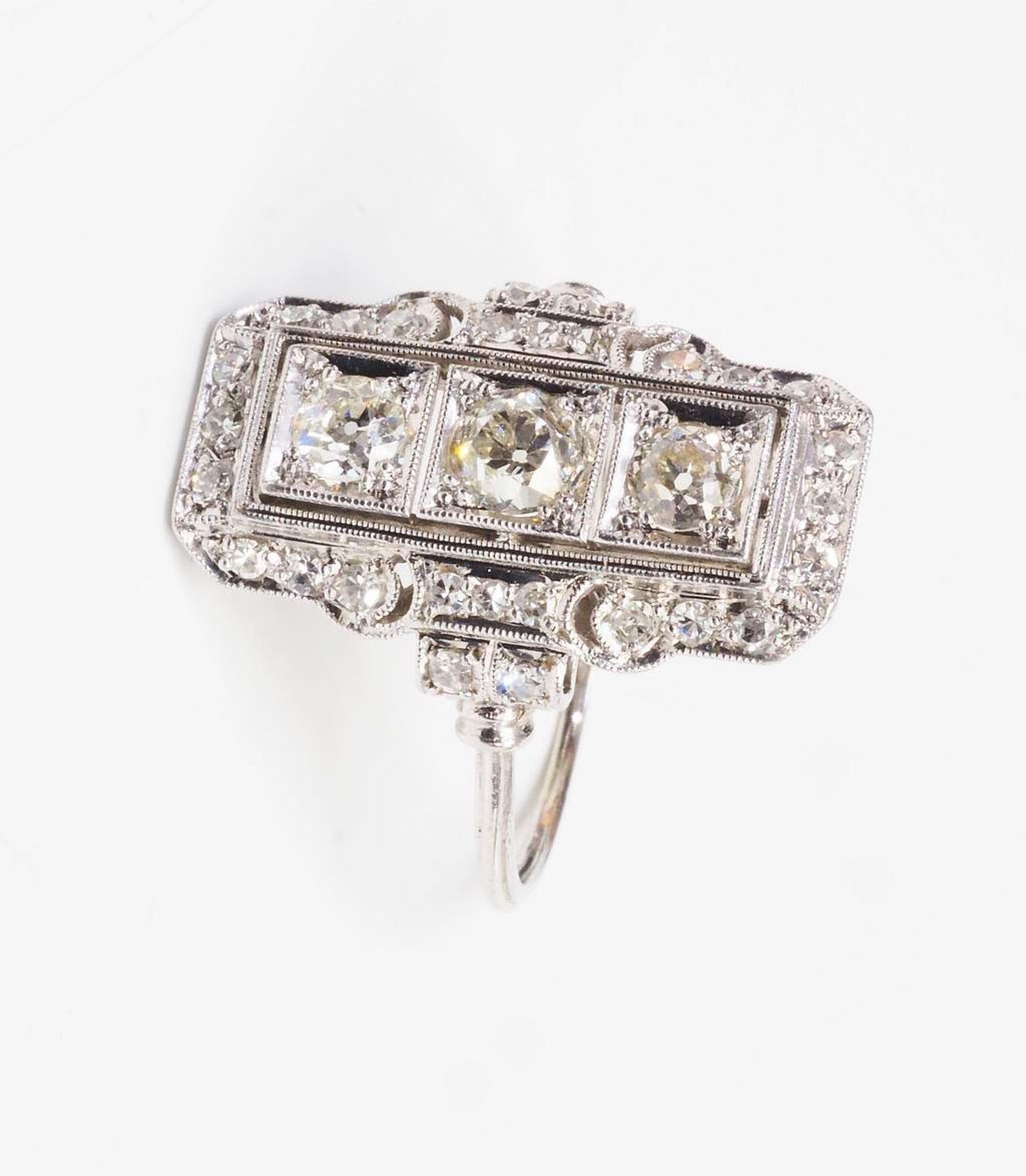 Art Déco Ring mit drei Diamanten, - Image 2 of 6