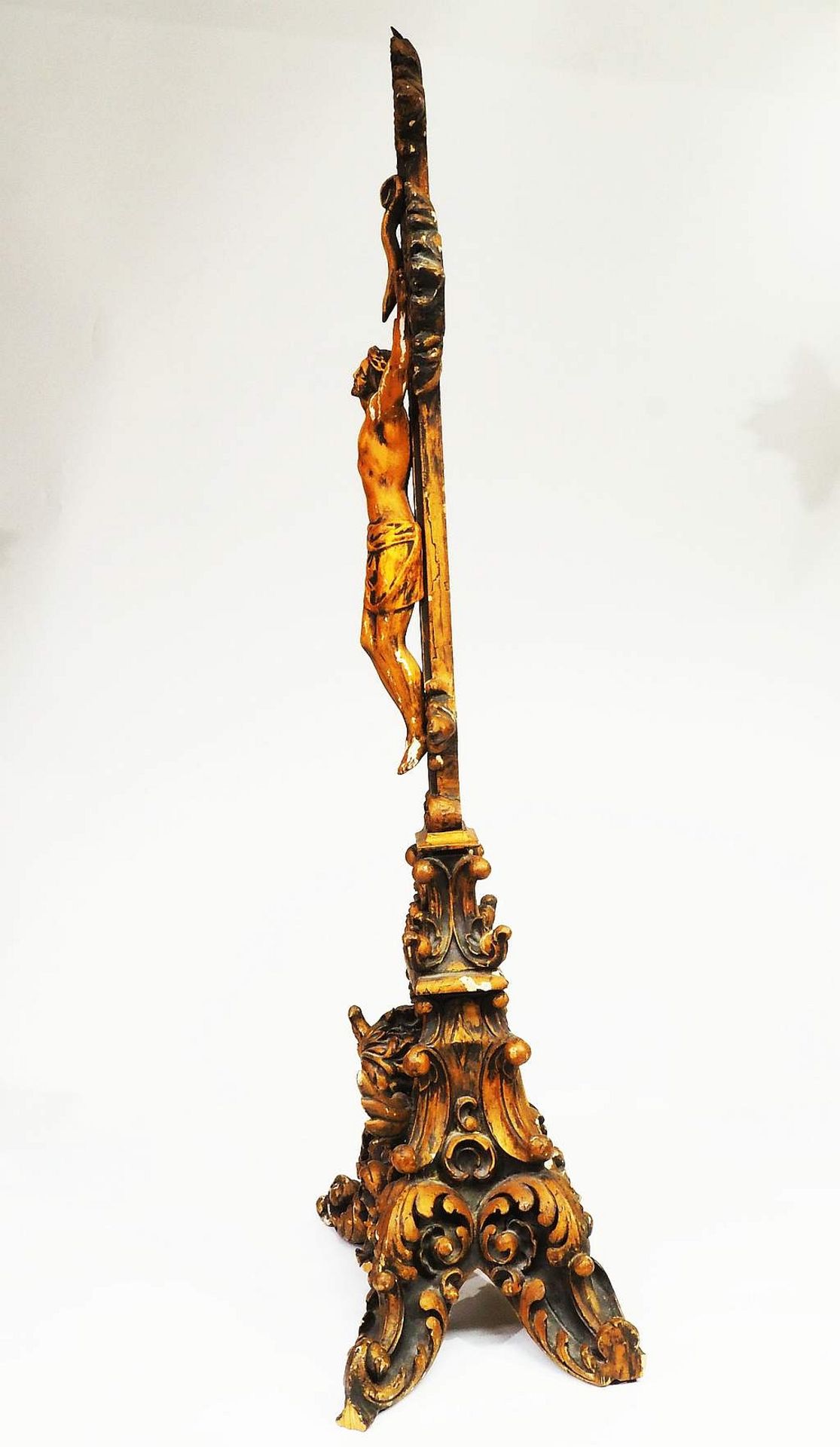 Standkruzifix,  Historismus. Holz, reich geschnitzt - Bild 5 aus 6
