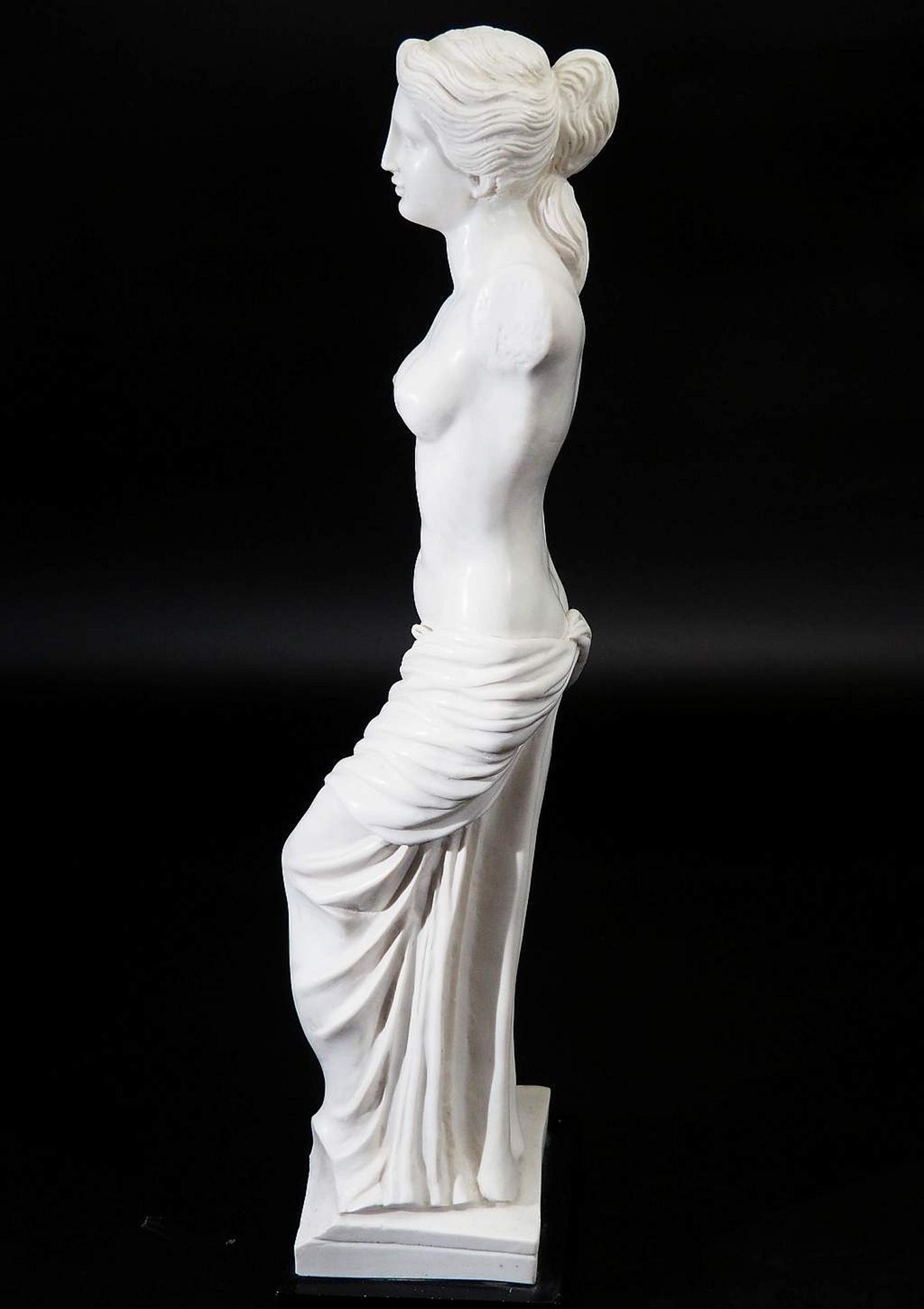 Halbakt "Venus von Milo", die wohl berühmteste Skulptur der Antike.  - Bild 5 aus 7