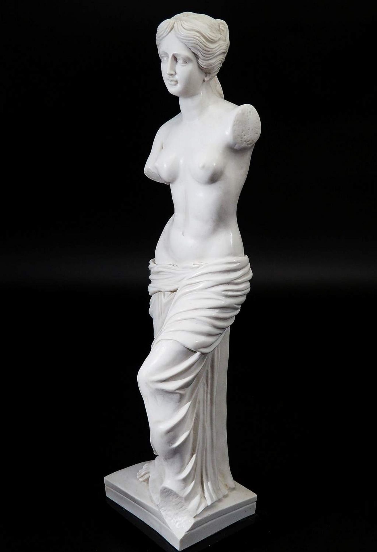 Halbakt "Venus von Milo", die wohl berühmteste Skulptur der Antike.  - Bild 6 aus 7