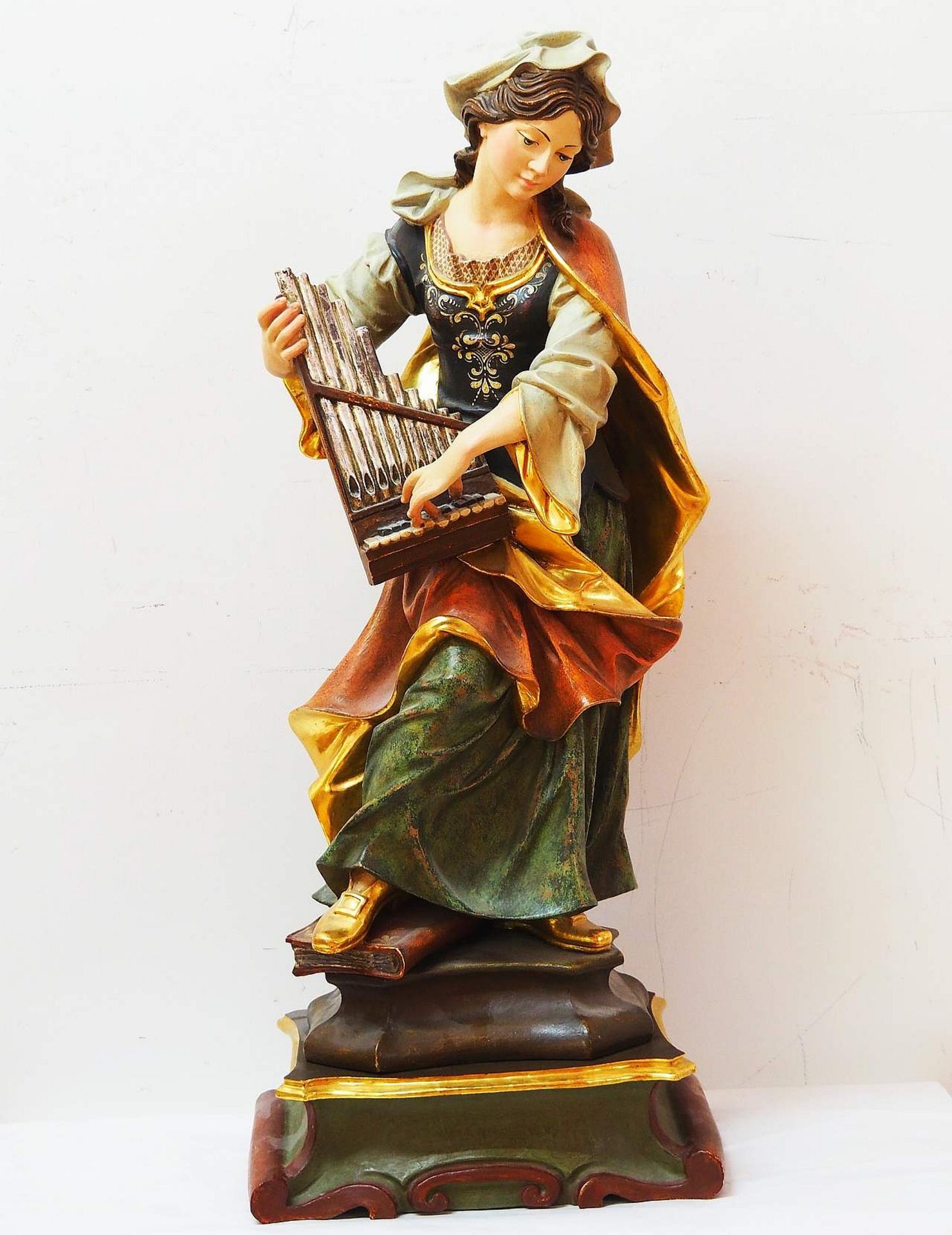 Heilige Cäcilia von Rom, eine Orgel spielend.   - Bild 2 aus 7