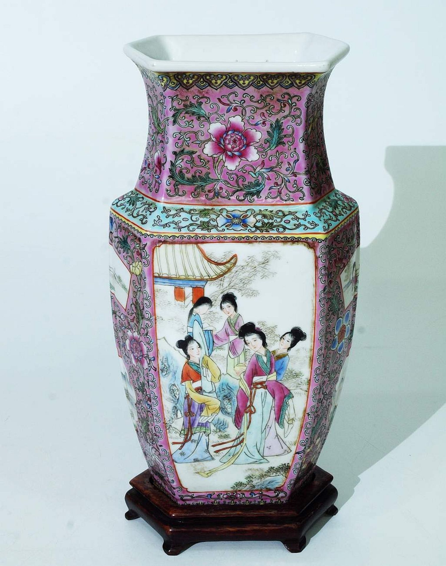 Vase Ching Dynasty.   19. Jahrhundert.  Dekor  Family Rose - Bild 3 aus 9
