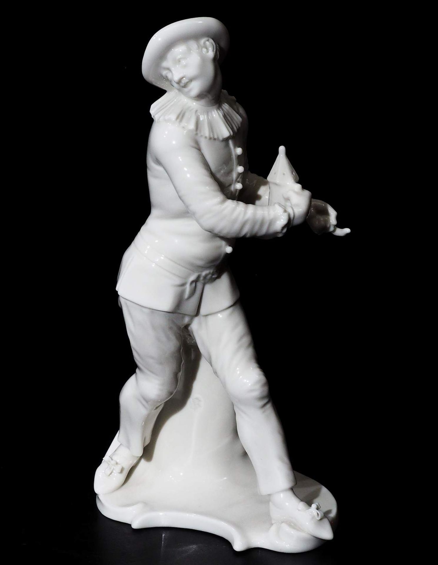 Komödianten-Figur "Pierrot mit Laterne",  NYMPHENBURG um 1970, aus der Serie der Commedia dell 'arte - Bild 2 aus 8