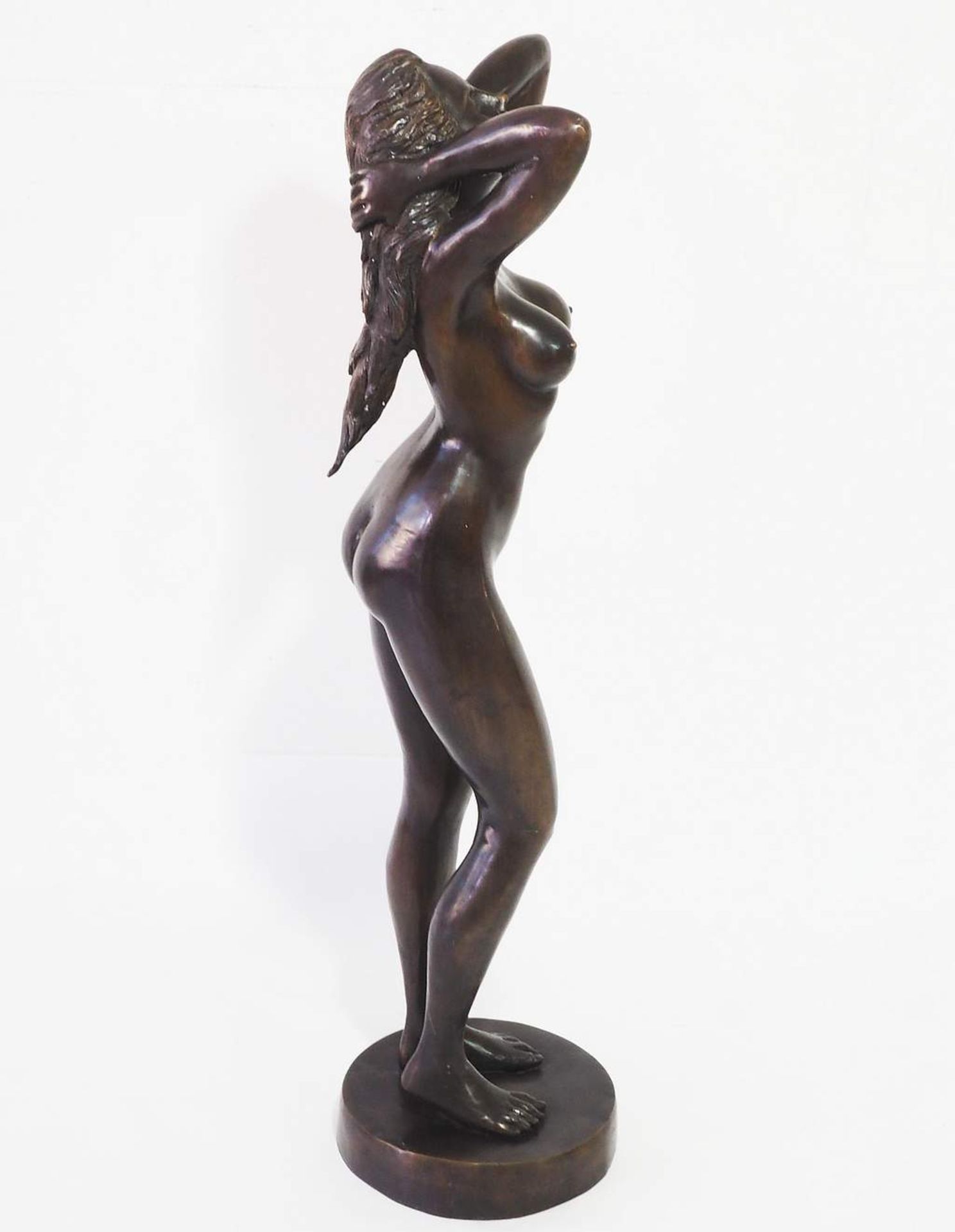 Stehender Frauenakt,   Bildhauer unbekannt. Bronze, braun patiniert.  - Bild 4 aus 8