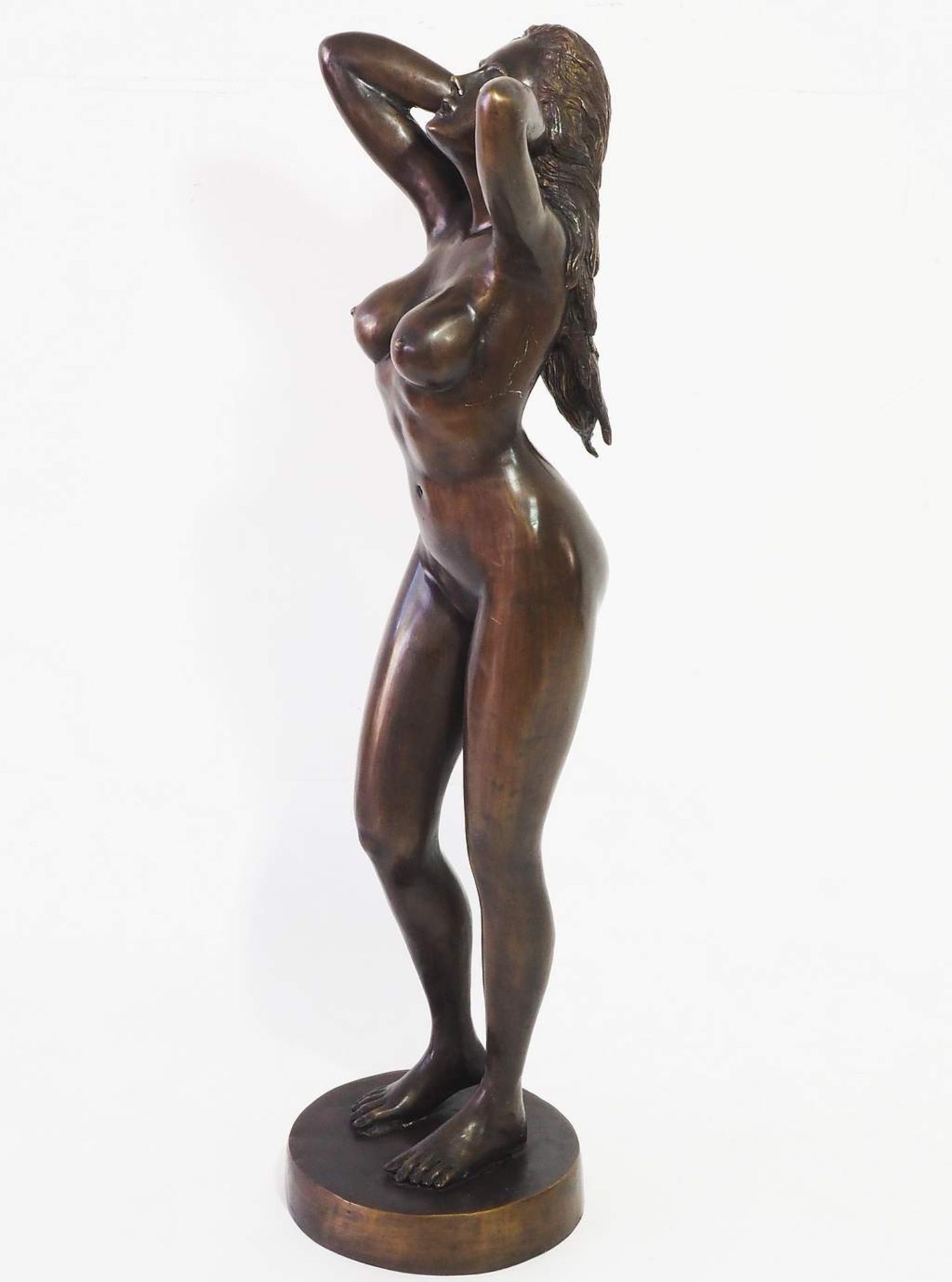 Stehender Frauenakt,   Bildhauer unbekannt. Bronze, braun patiniert.  - Bild 7 aus 8