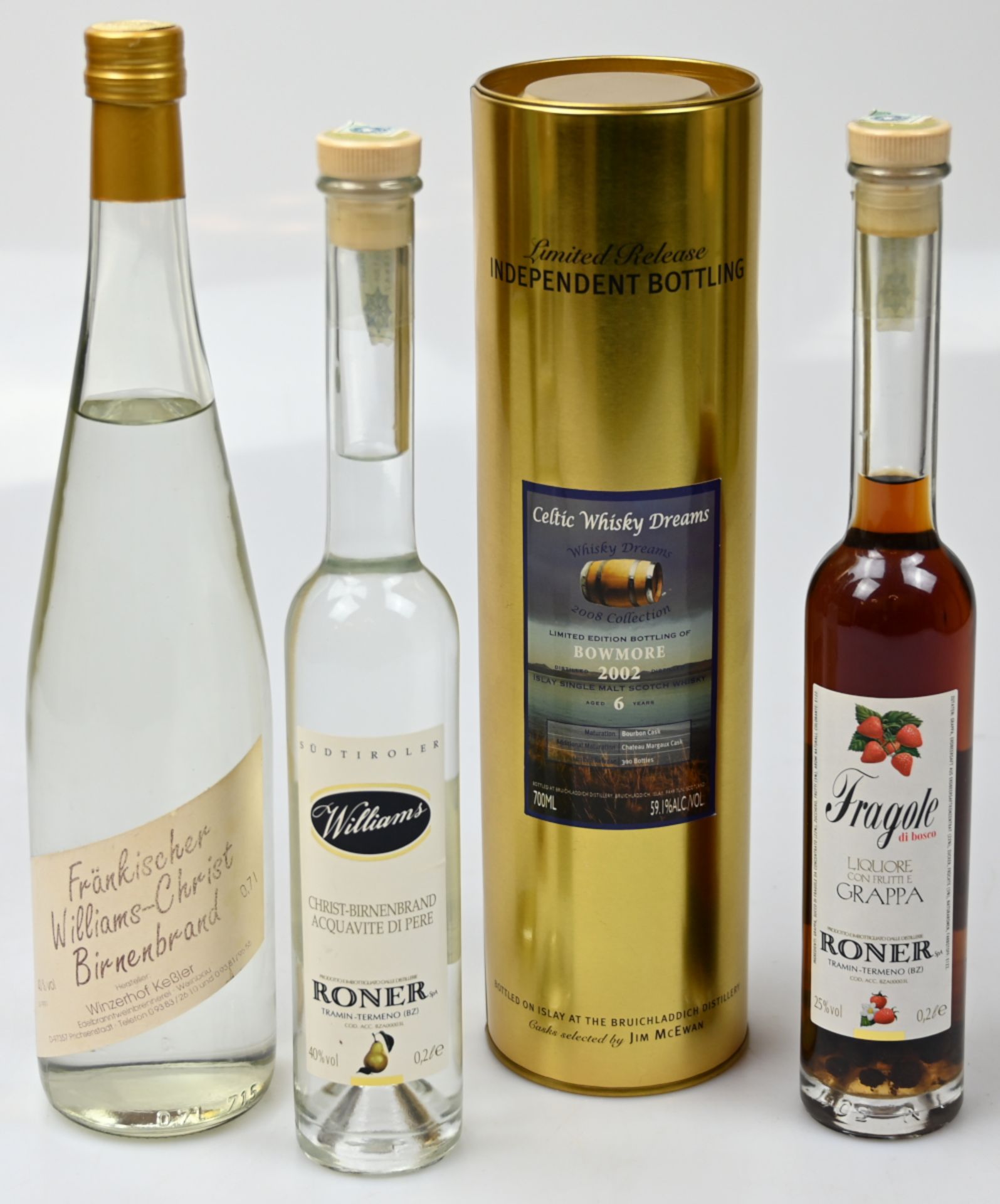 4 Flaschen Alkoholika: "Whisky Dreams Collection 2008: Bowmore 2002" sowie 2 Birnenbrände, 1 Grappa