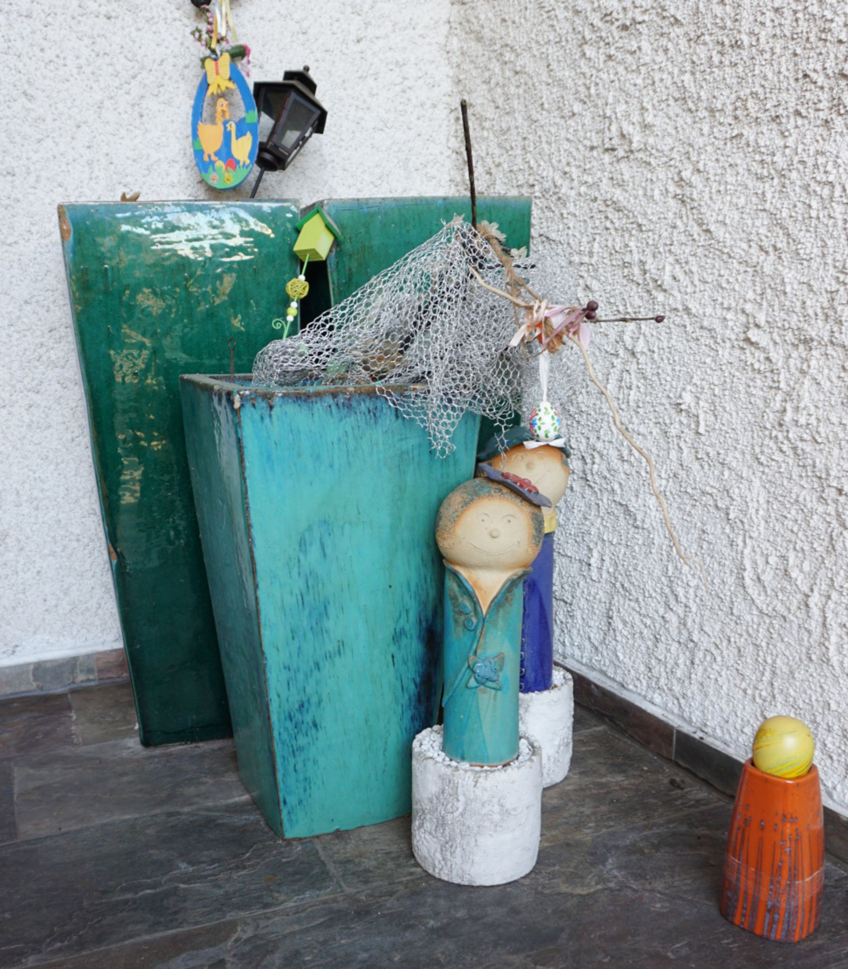 1 Posten Gartendekoration: Stein, Ton, Metallfiguren, sowie grünglasierte Töpfe, u.a., Asp. - Bild 10 aus 10